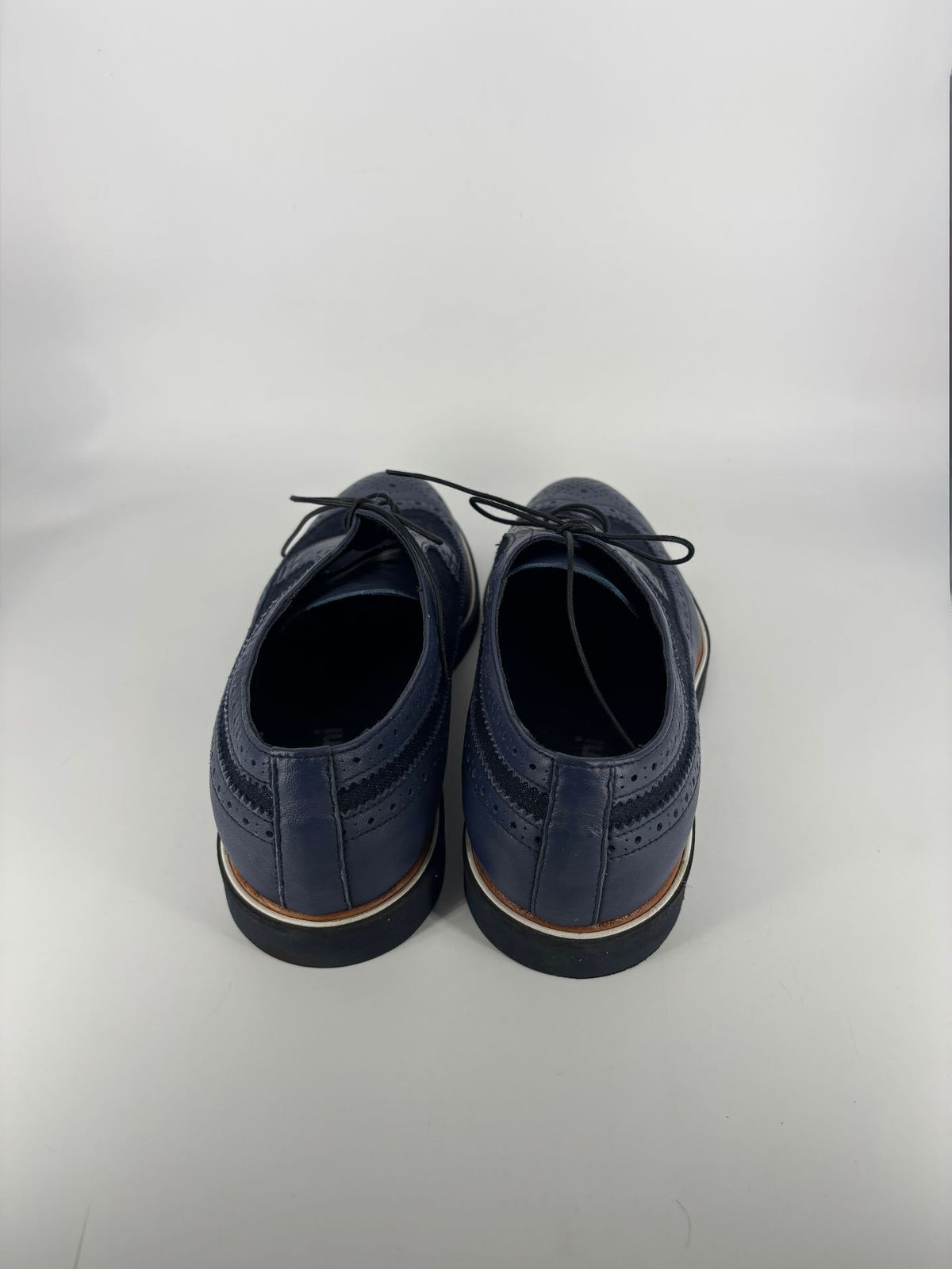 Derbies Baldinini à bout fleuri, cuir bleu marine et denim – Pointure 42,5-7