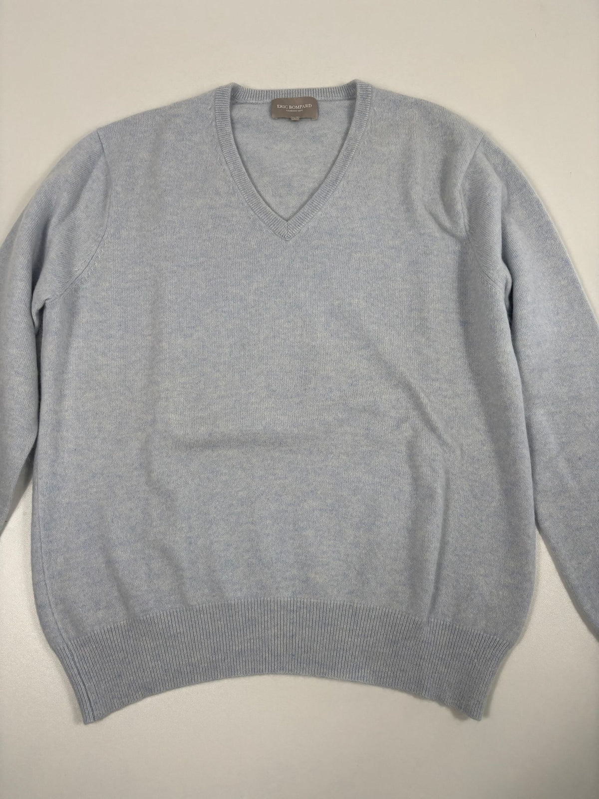 Pull Eric Bompard col V en pur cachemire bleu ciel chiné – Taille L-4