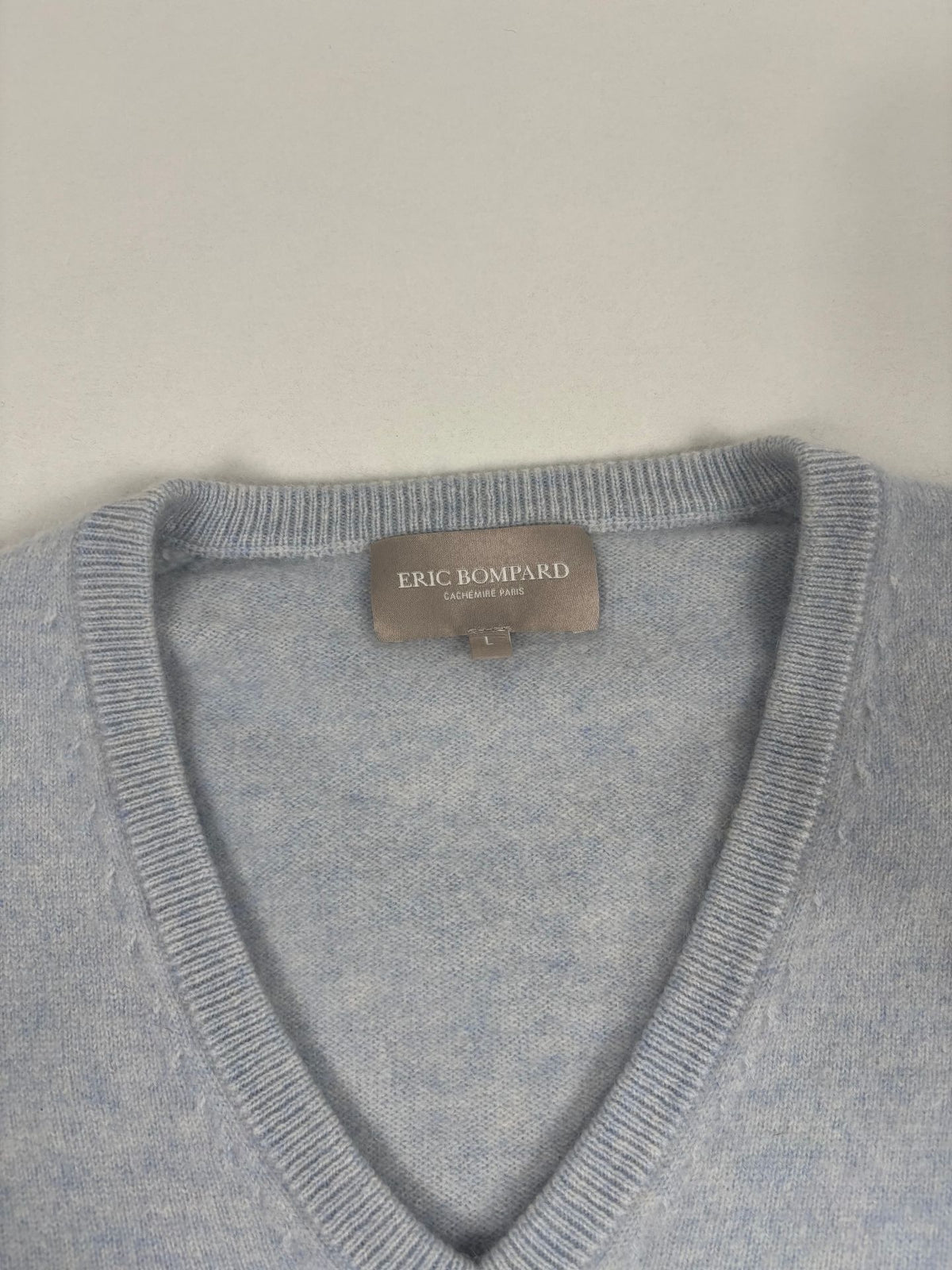 Pull Eric Bompard col V en pur cachemire bleu ciel chiné – Taille L-3