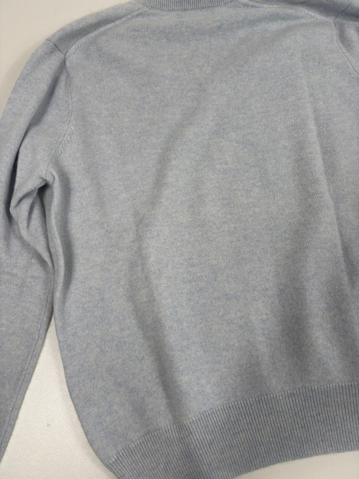 Pull Eric Bompard col V en pur cachemire bleu ciel chiné – Taille L-9