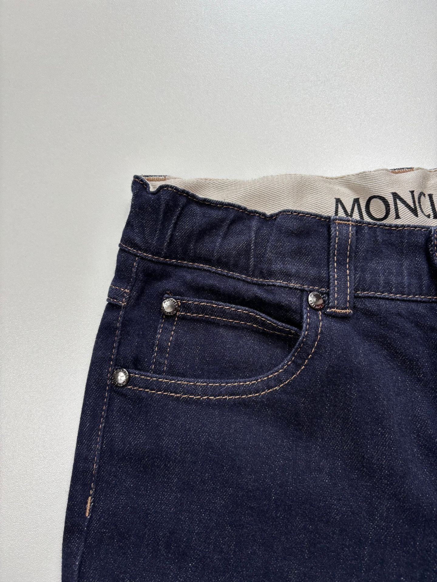 Jean Moncler enfant denim bleu marine indigo patch logo – Taille 10 ans-2