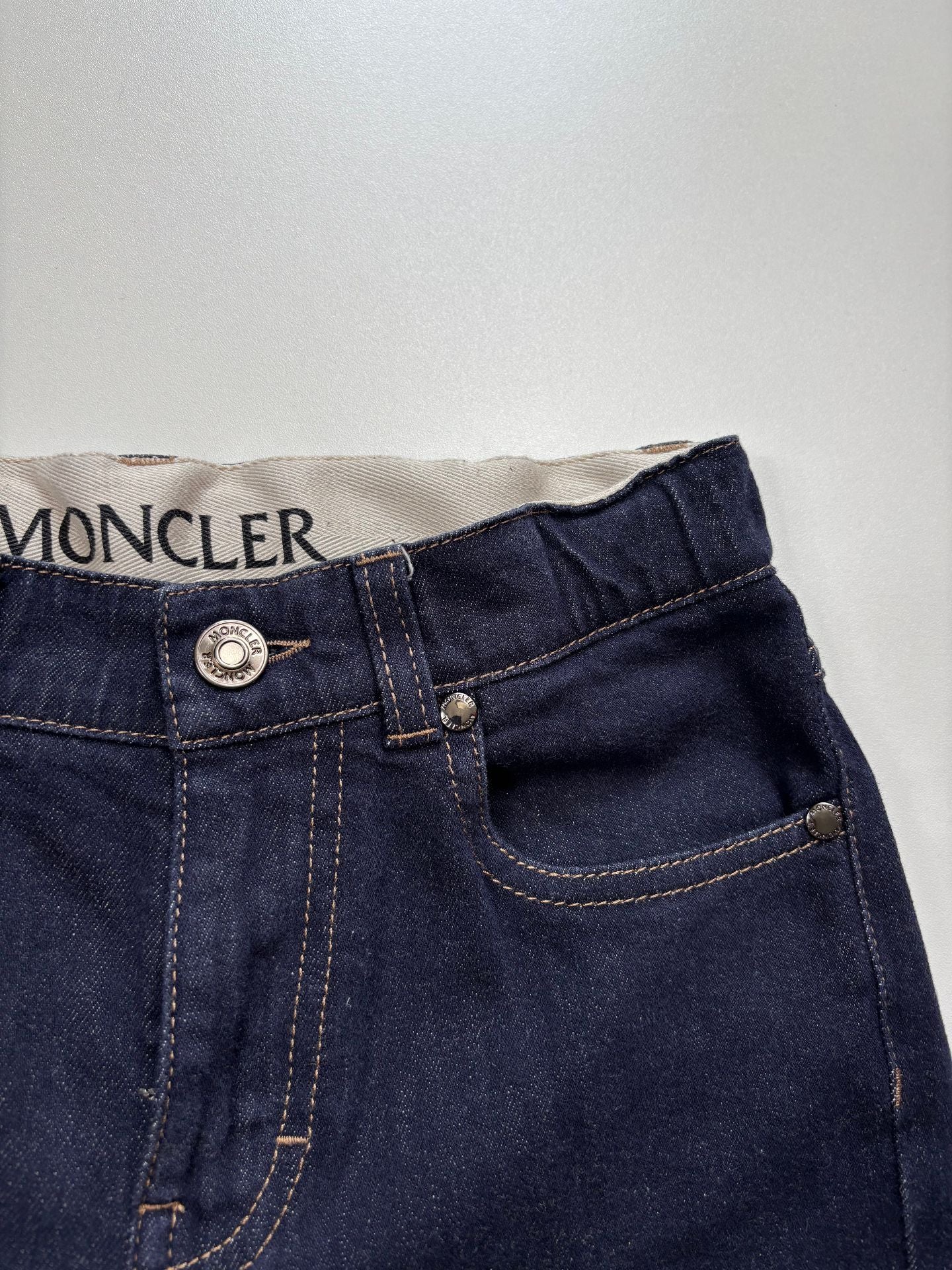 Jean Moncler enfant denim bleu marine indigo patch logo – Taille 10 ans-3