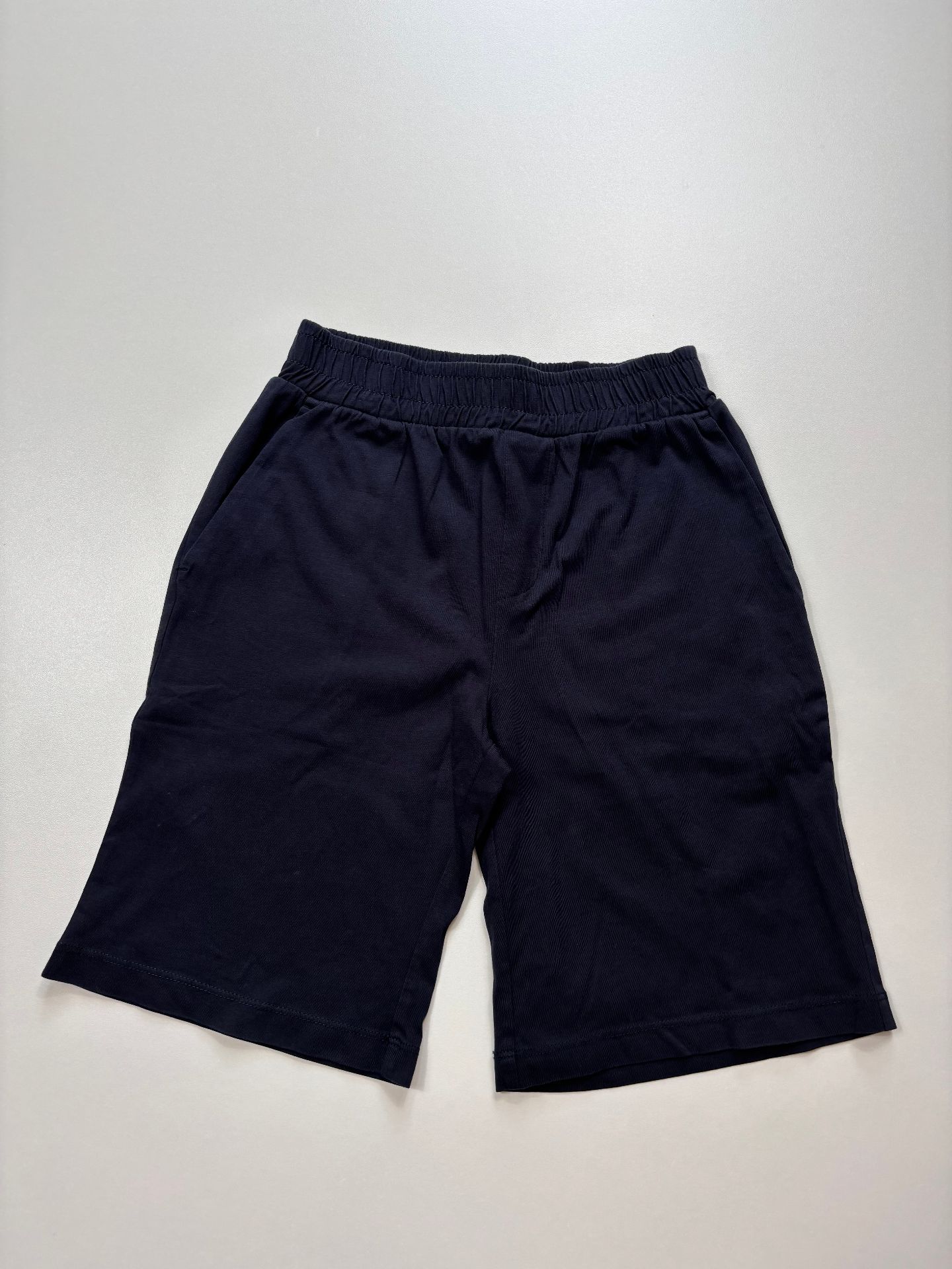 Short Moncler enfant molleton coton bleu marine patch logo – Taille 10 ans-2