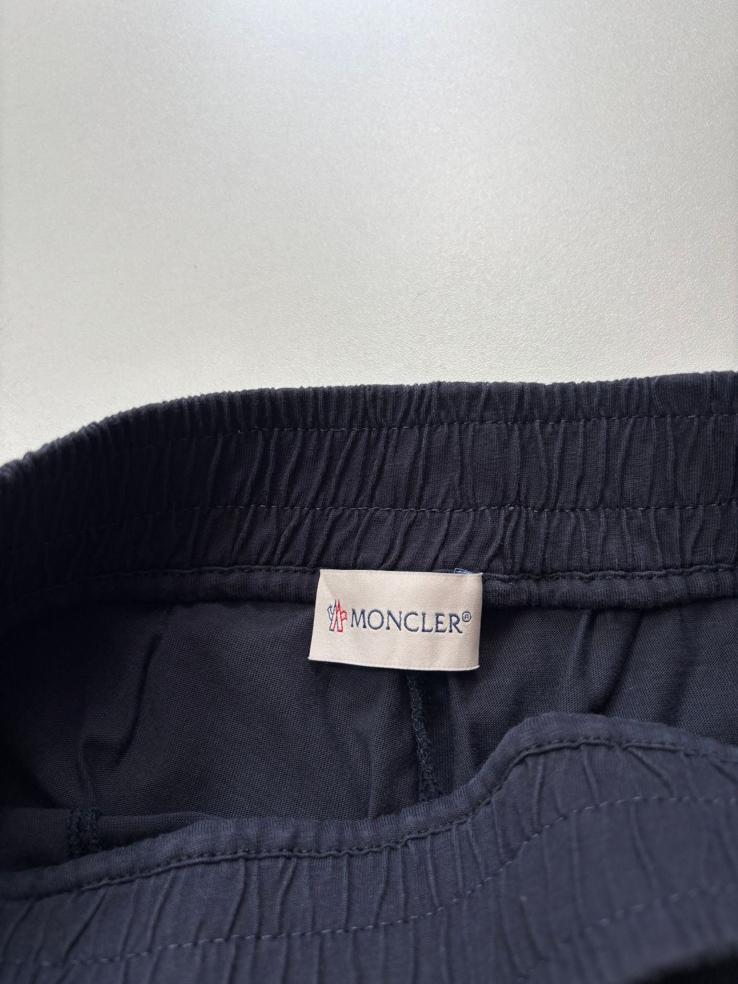 Short Moncler enfant molleton coton bleu marine patch logo – Taille 10 ans-5
