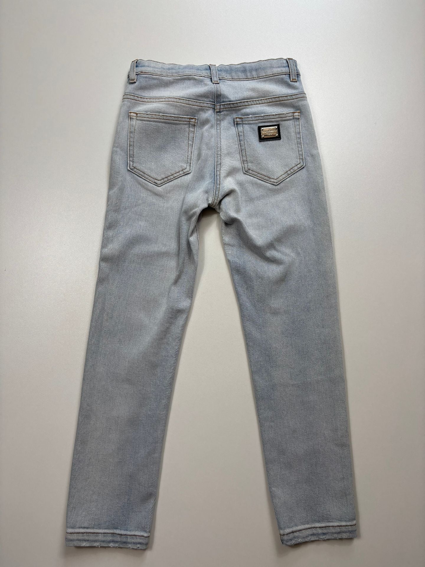 Jean Dolce & Gabbana enfant denim bleu clair délavé plaque logo – Taille 10 ans-5