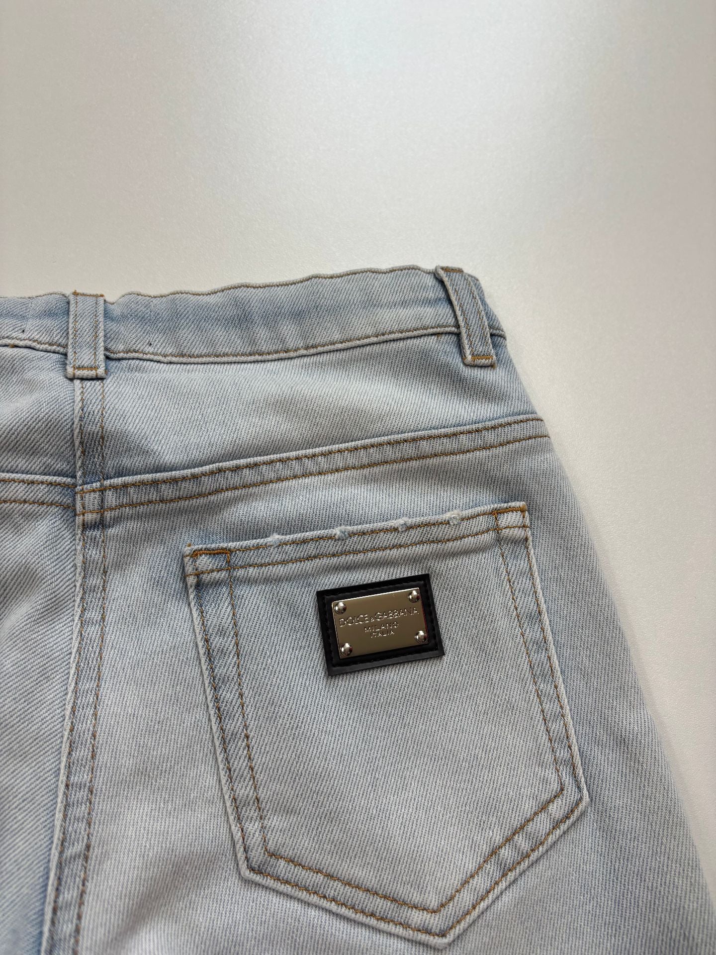 Jean Dolce & Gabbana enfant denim bleu clair délavé plaque logo – Taille 10 ans-6