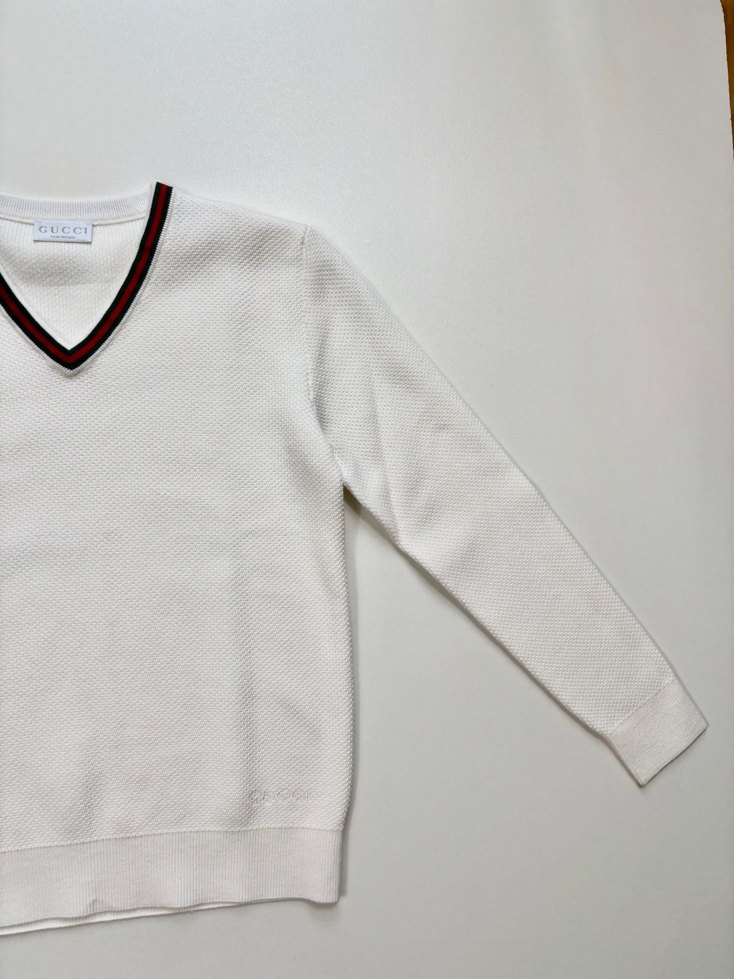 Pull Gucci garçon coton ivoire col V bande Web rouge et vert – Taille 10 ans-4