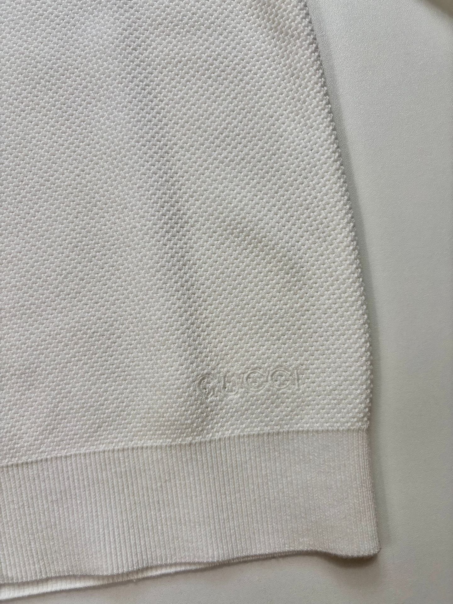 Pull Gucci garçon coton ivoire col V bande Web rouge et vert – Taille 10 ans-5