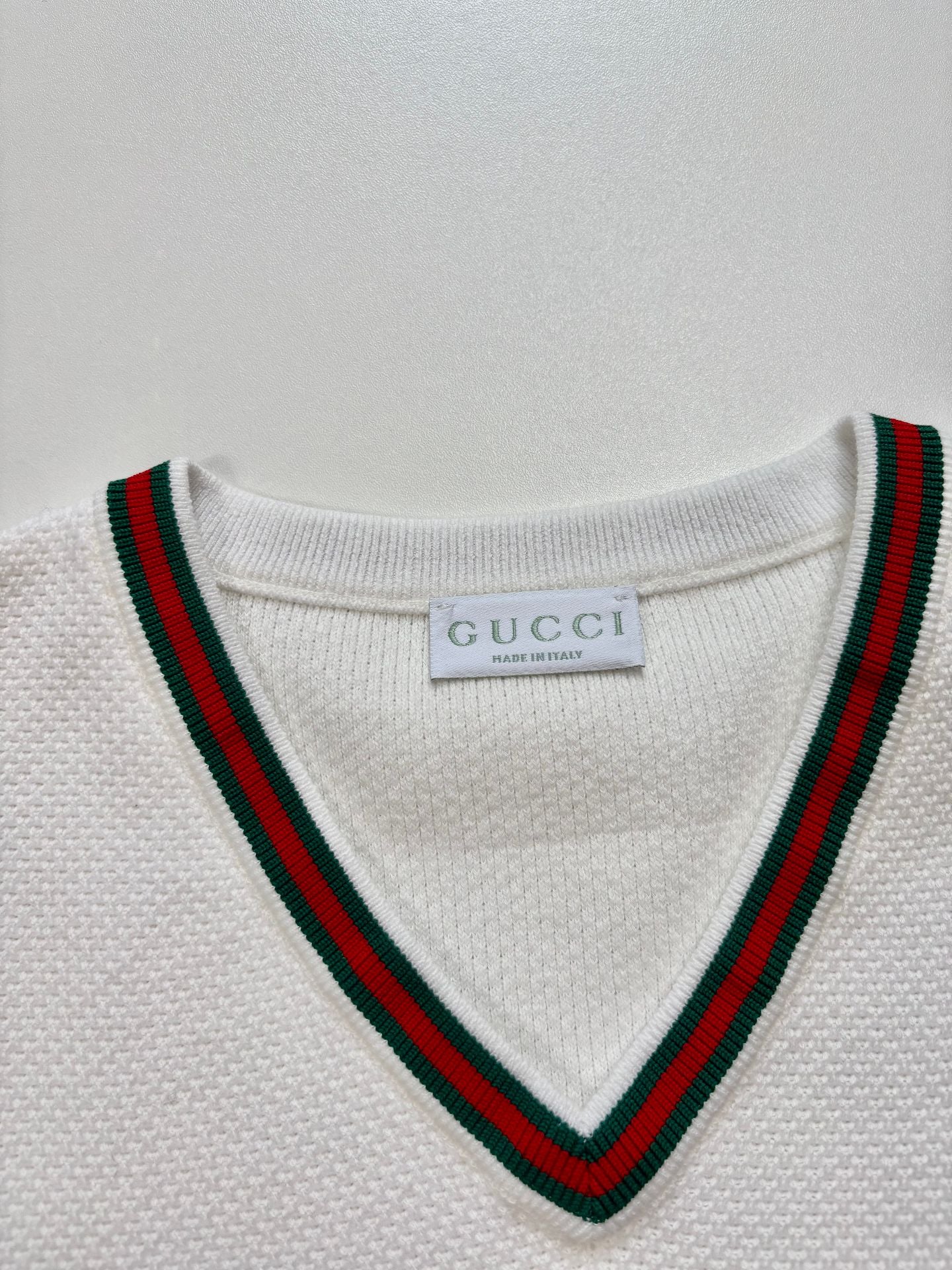 Pull Gucci garçon coton ivoire col V bande Web rouge et vert – Taille 10 ans-6