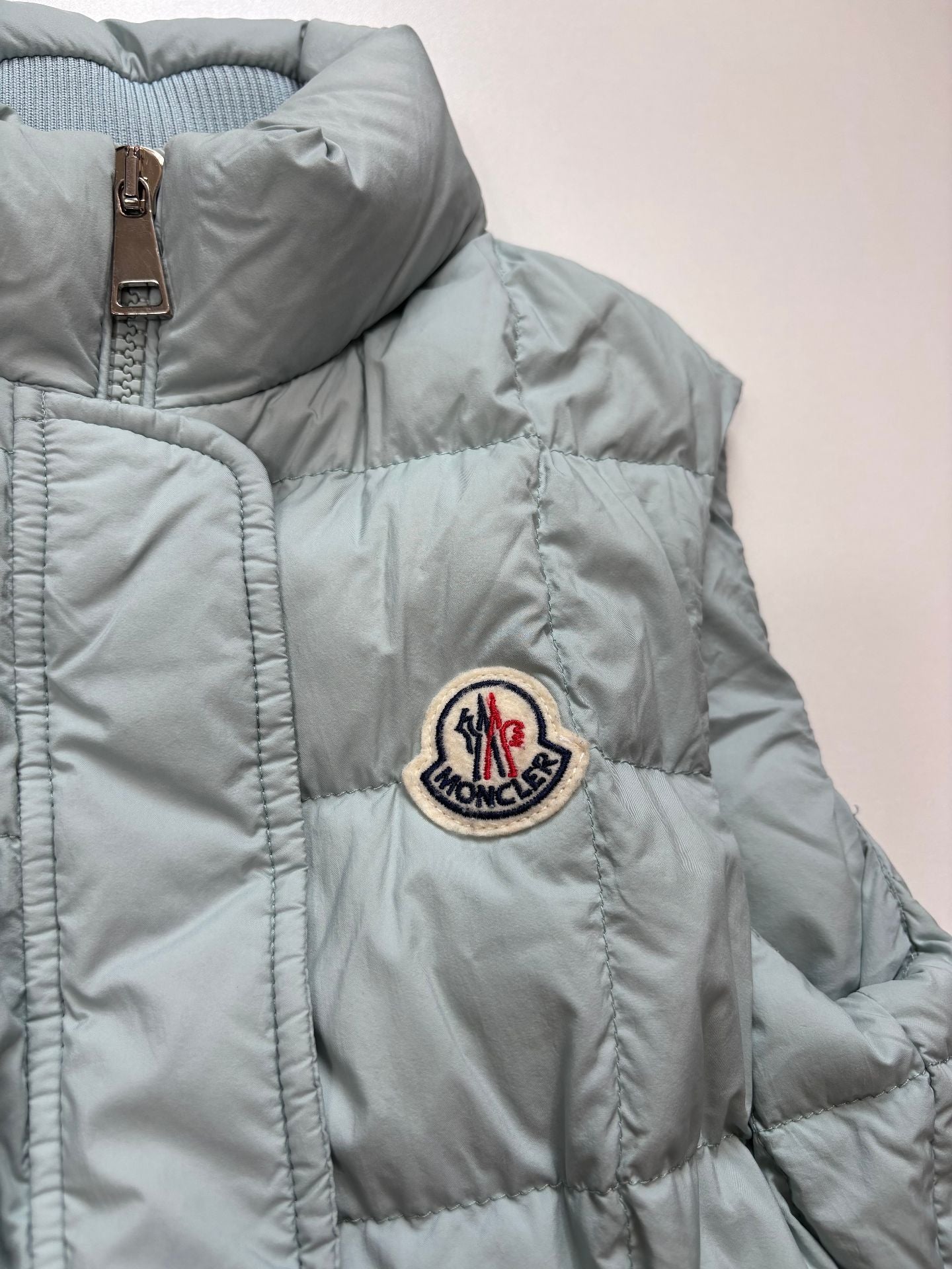 Doudoune sans manches Moncler bleu glacier patch logo – Taille 8 ans-4