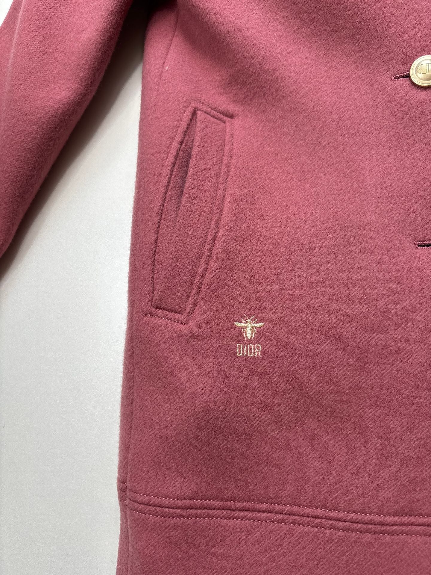 Ensemble Dior enfant caban croisé + jupe trapèze vieux rose – boutons dorés abeille – 12 ans-13