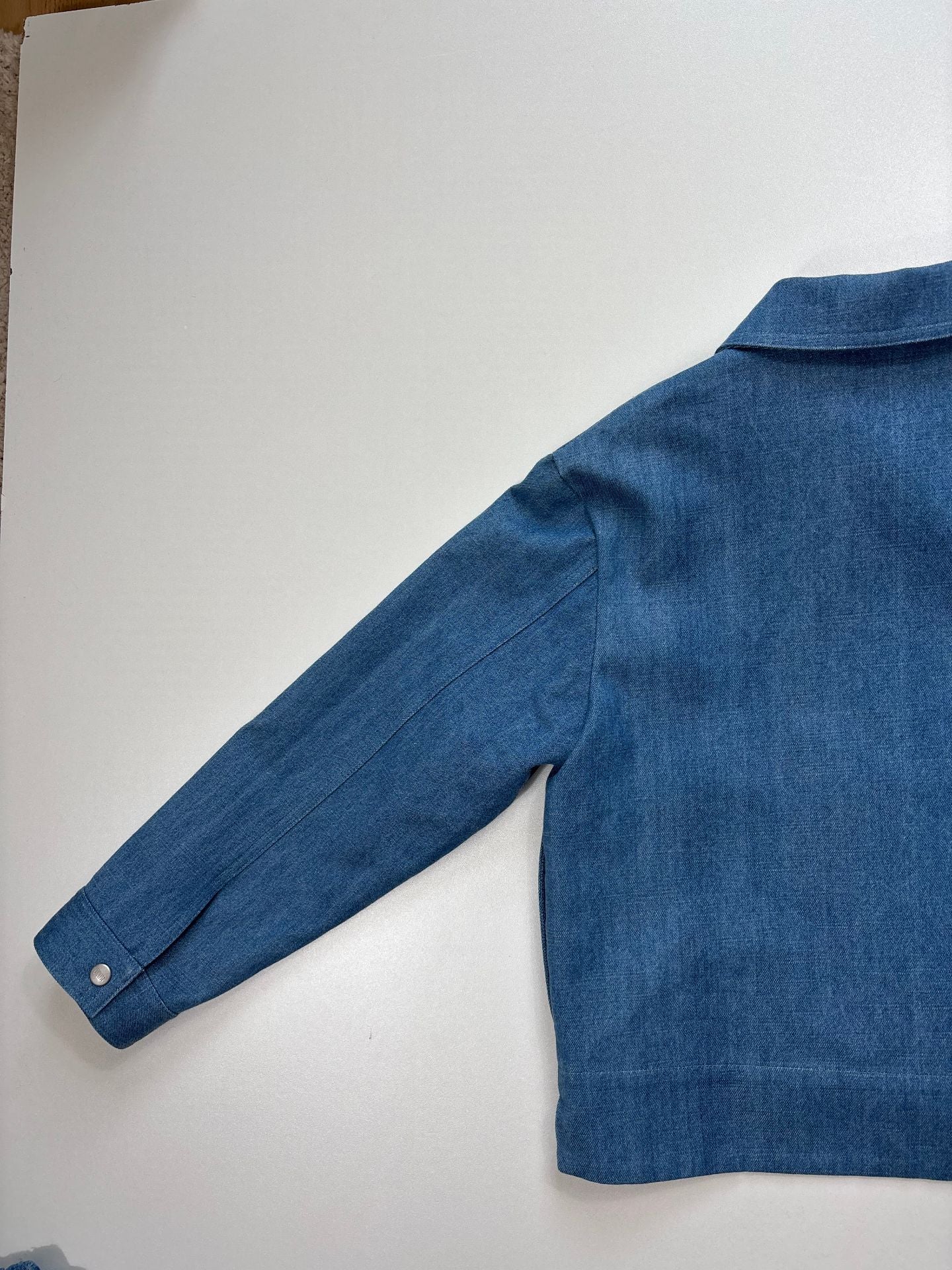 Ensemble jean Dior enfant broderies florales dorées – veste + pantalon – 10 ans-11