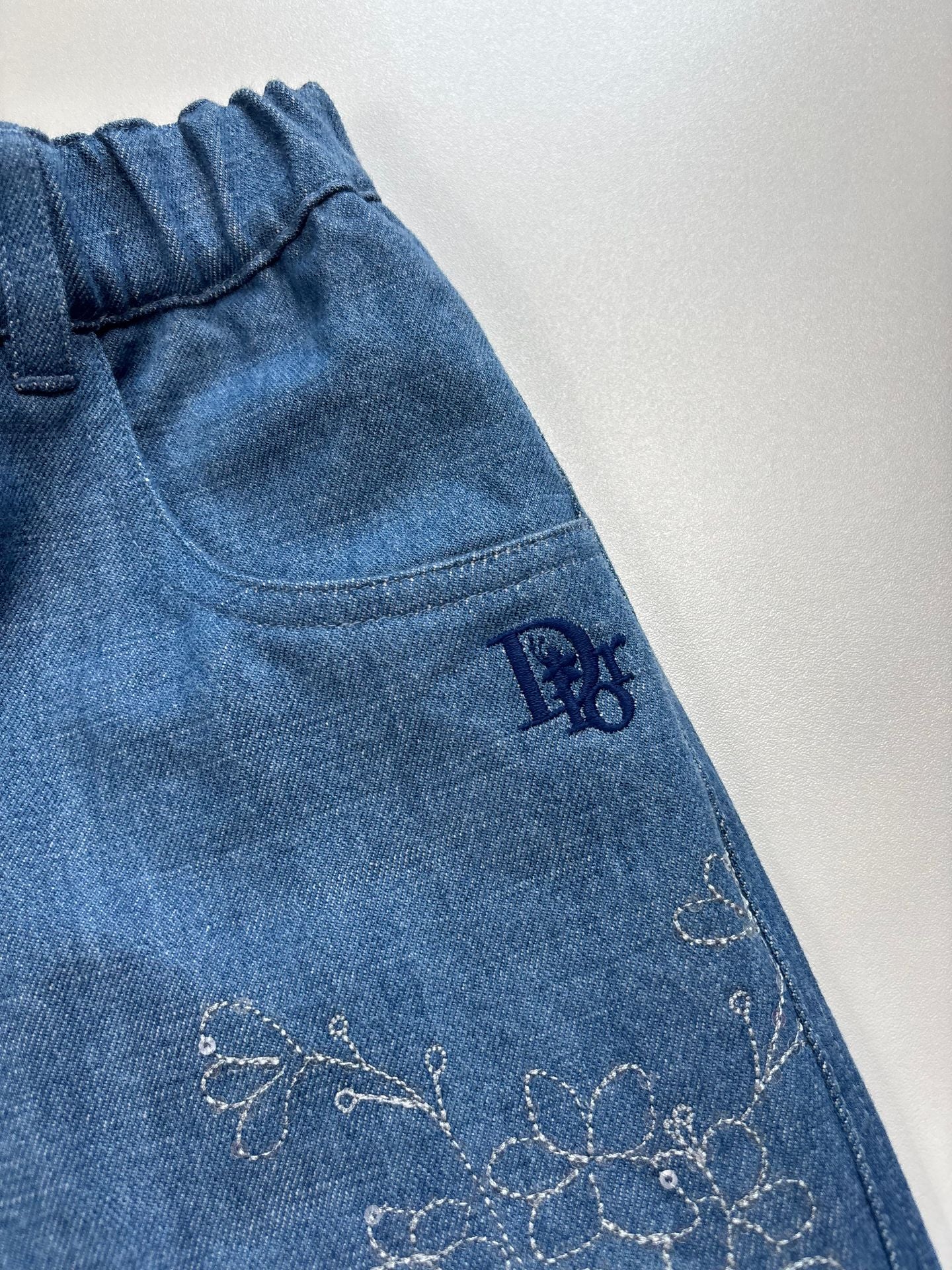 Ensemble jean Dior enfant broderies florales dorées – veste + pantalon – 10 ans-15