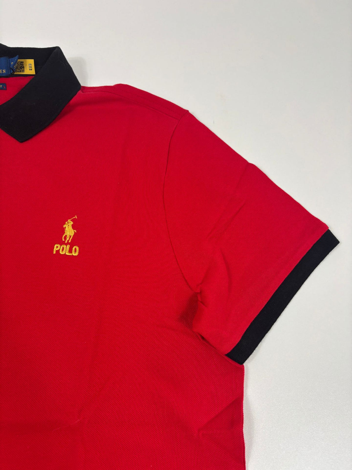 Polo Ralph Lauren rouge à col noir logo brodé doré – Taille XL-3