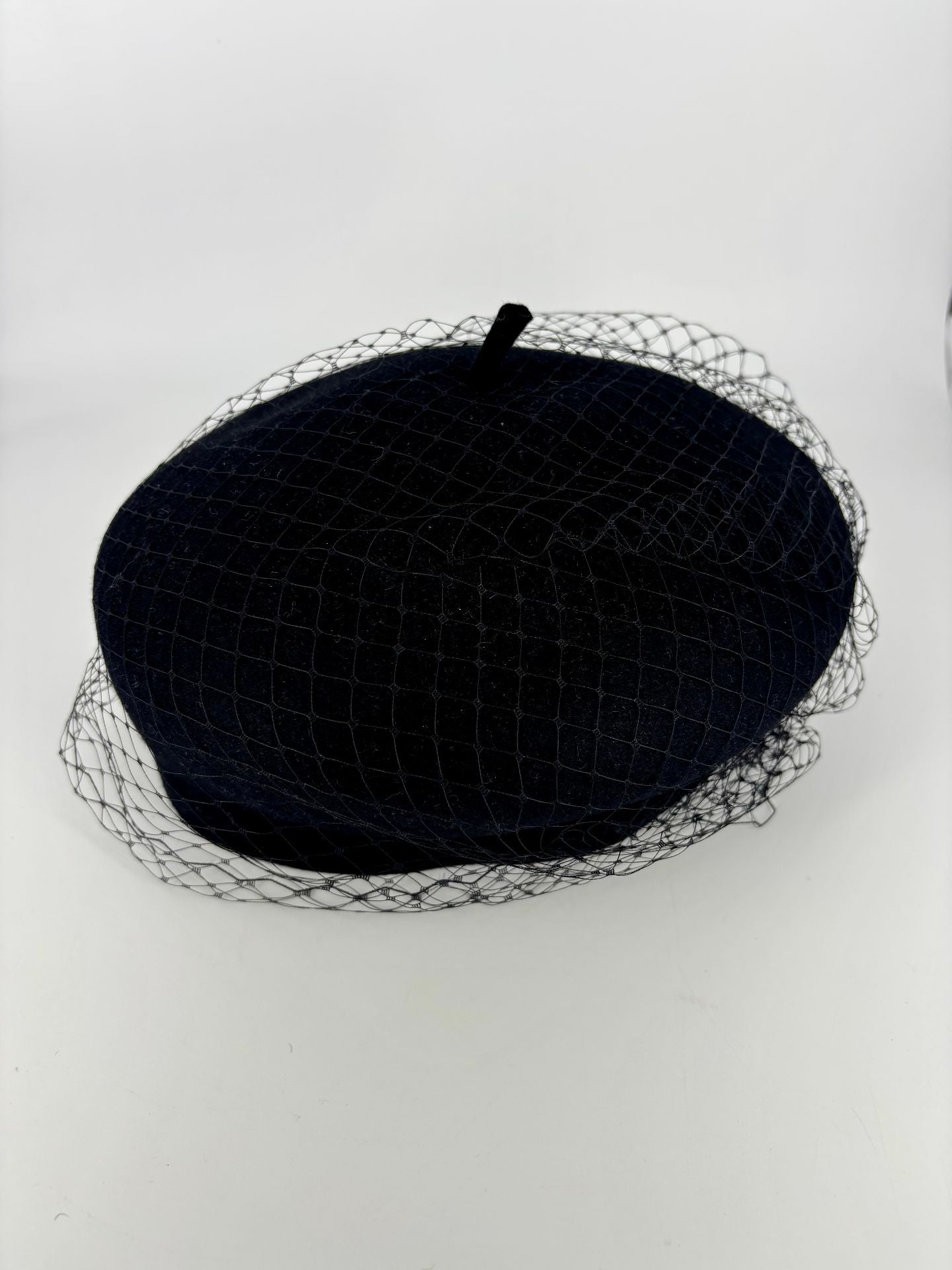 Béret Christian Dior Paris vintage velours noir voilette résille – Archive-2