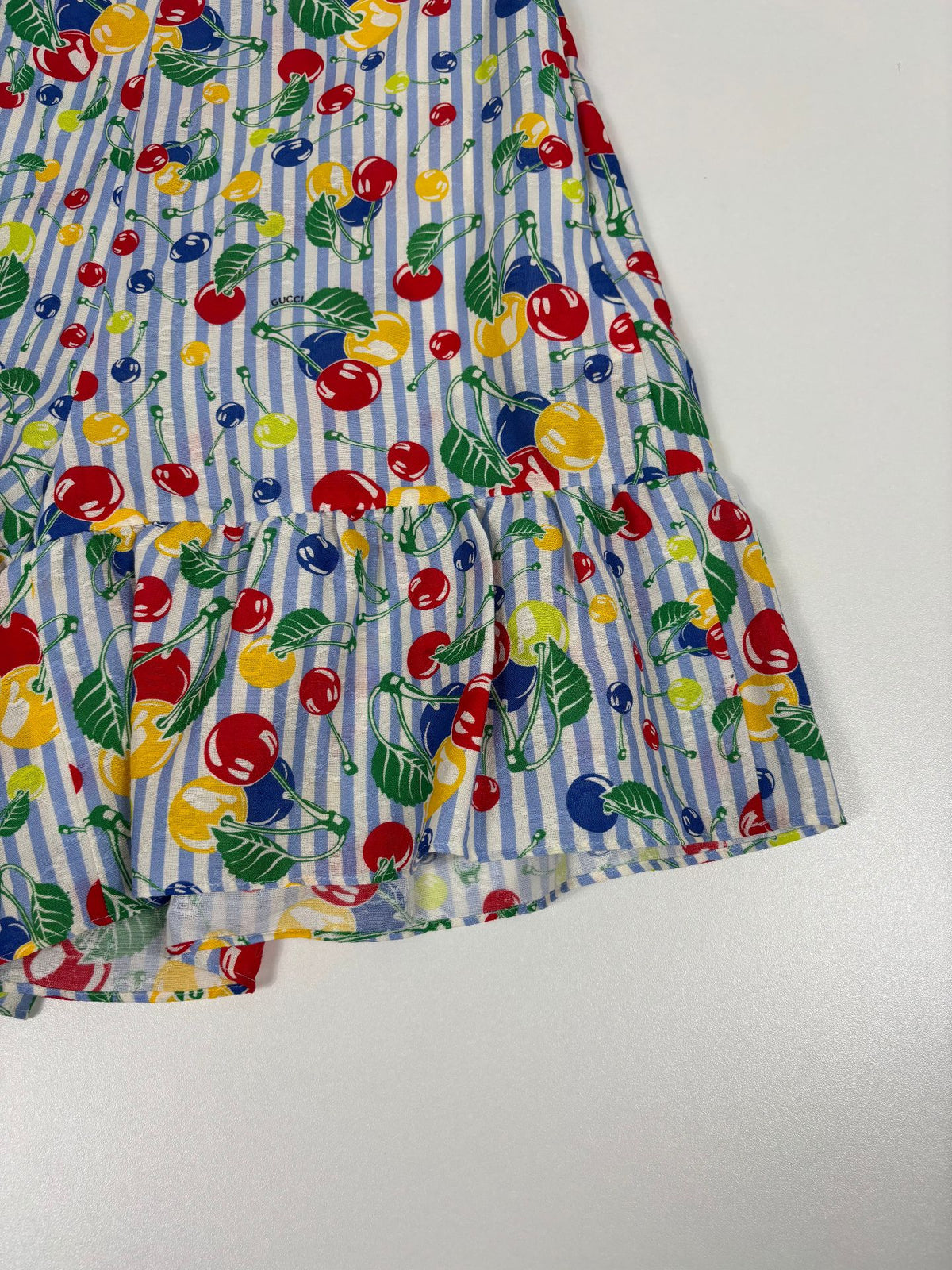 Short Gucci en coton rayé imprimé cerises à volant – Taille 36-2