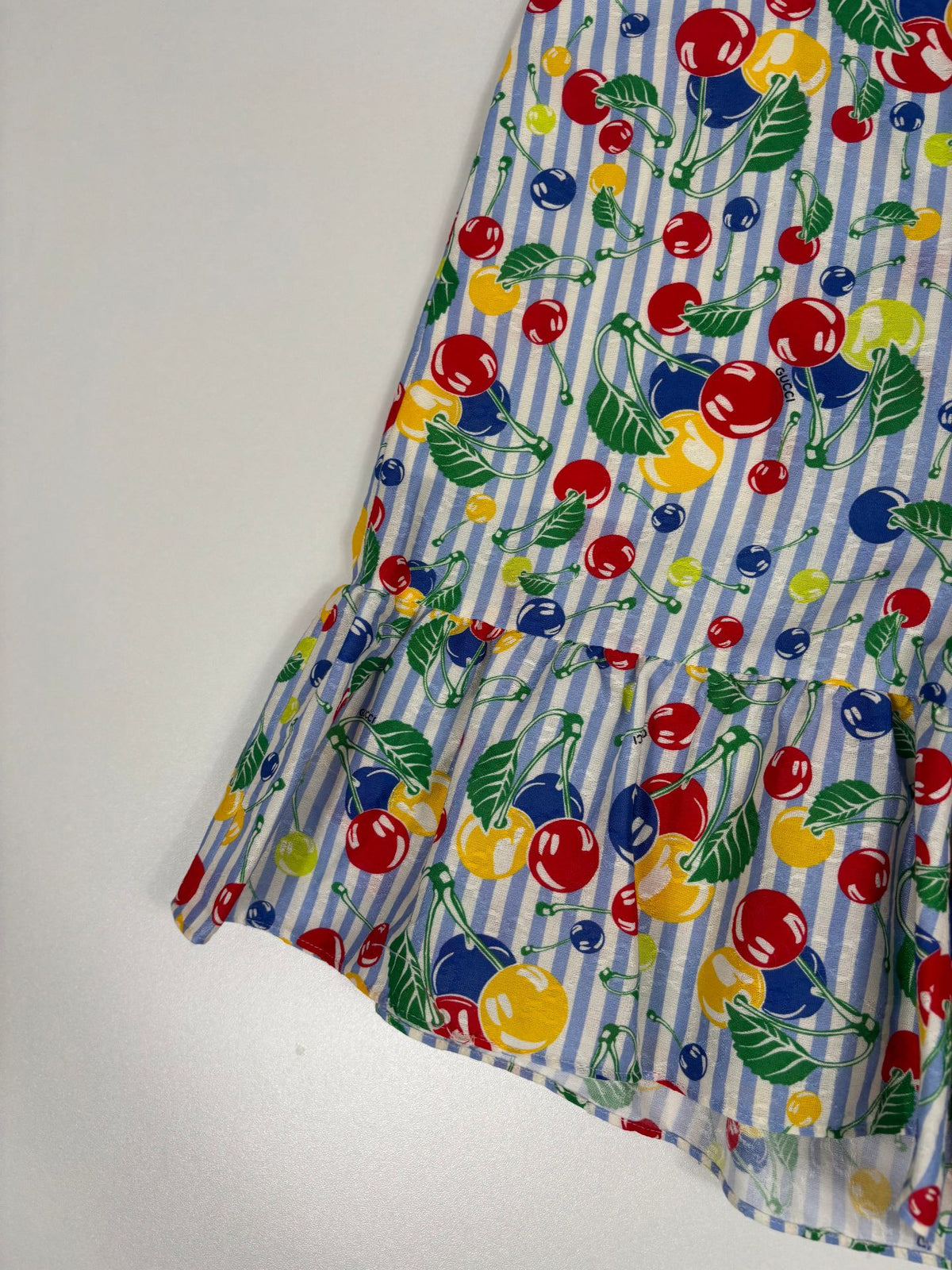 Short Gucci en coton rayé imprimé cerises à volant – Taille 36-4