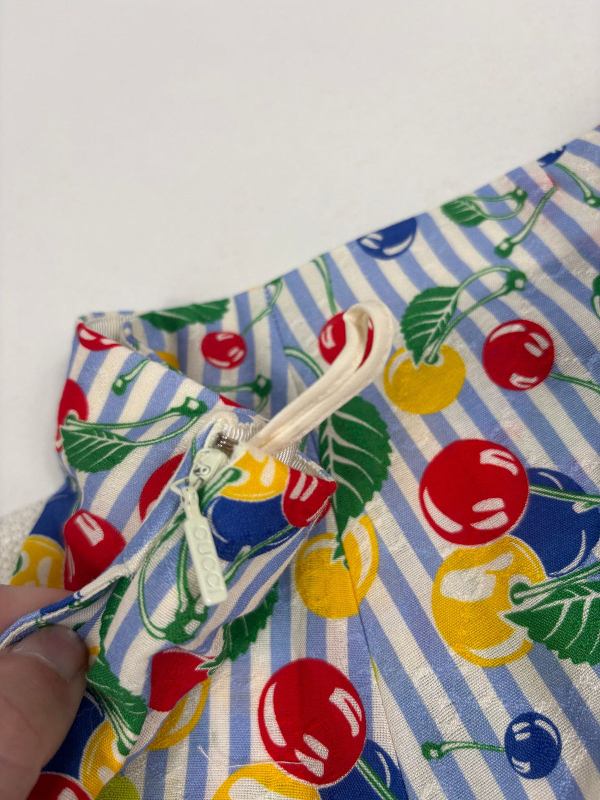 Short Gucci en coton rayé imprimé cerises à volant – Taille 36-8