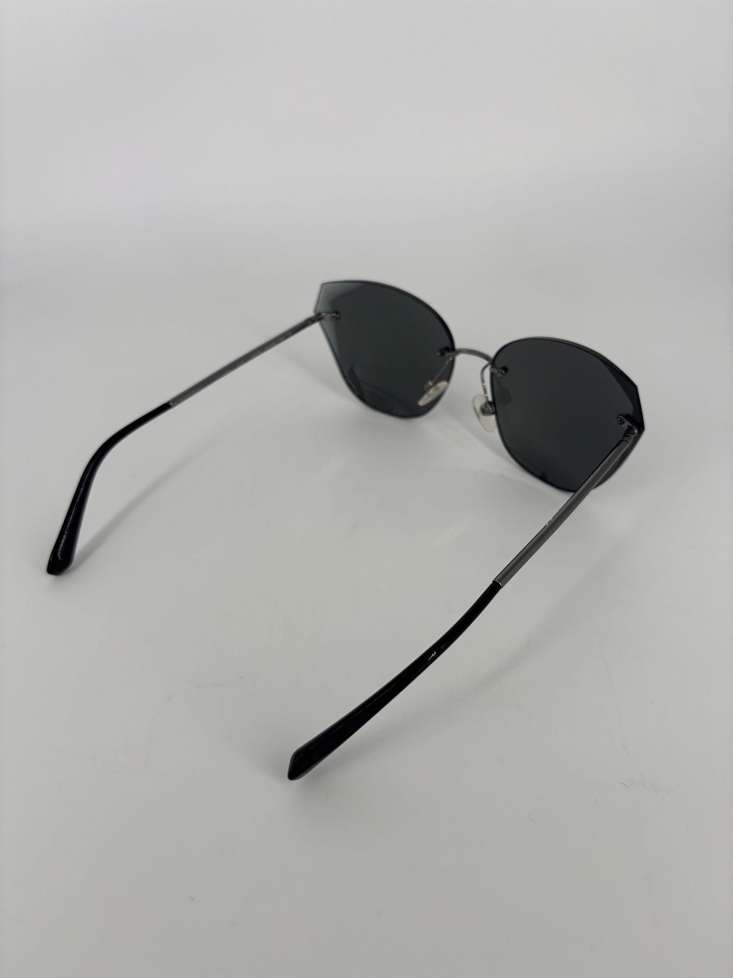 Lunettes de soleil Chanel sans monture métal gunmetal verres miroir gris-5