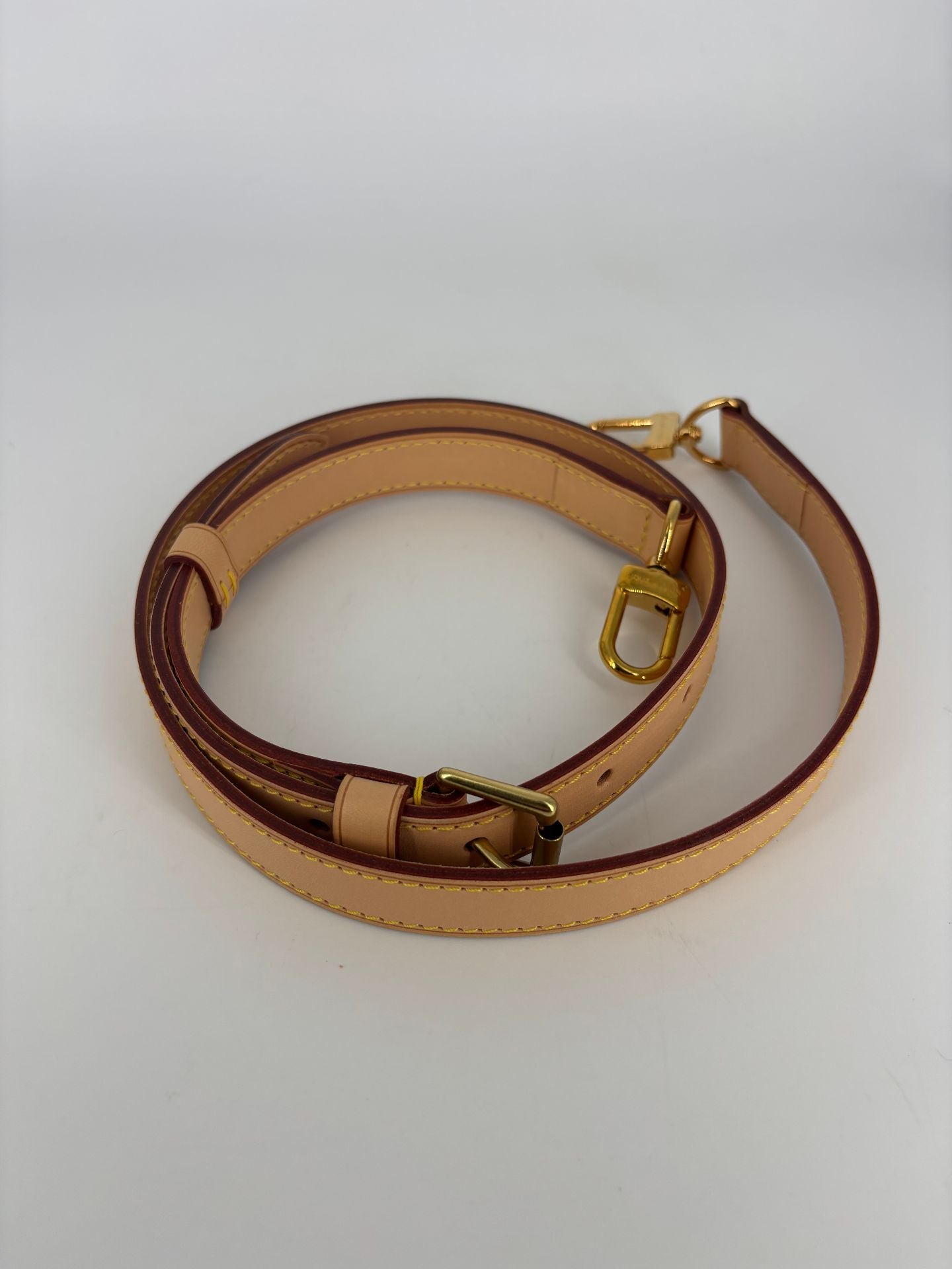 Bandoulière Louis Vuitton cuir beige réglable crochets dorés-3