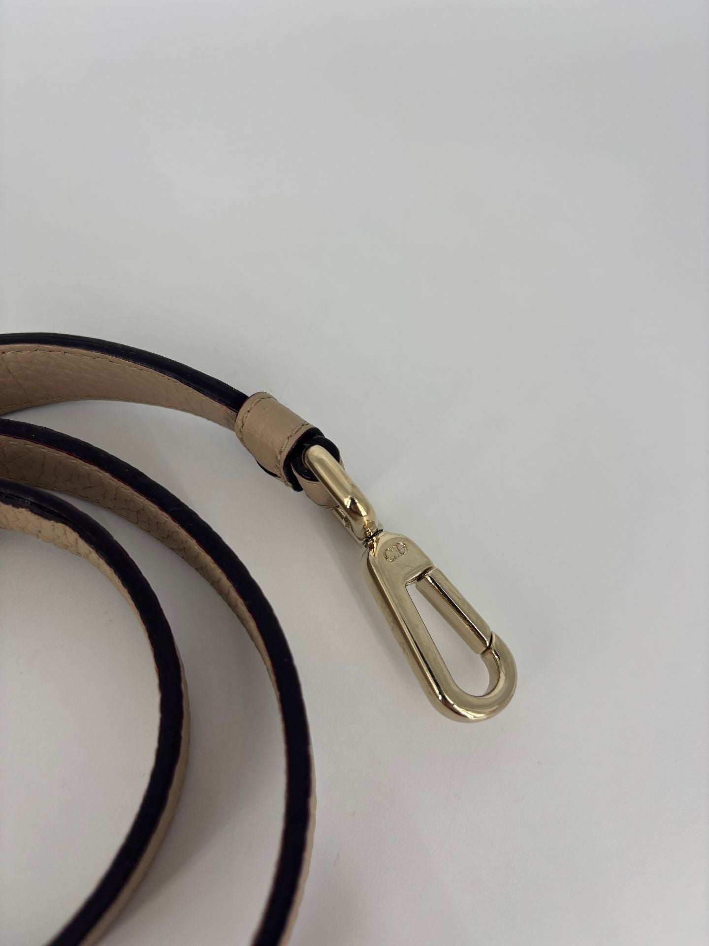 Bandoulière Dior cuir grainé beige embout doré-4