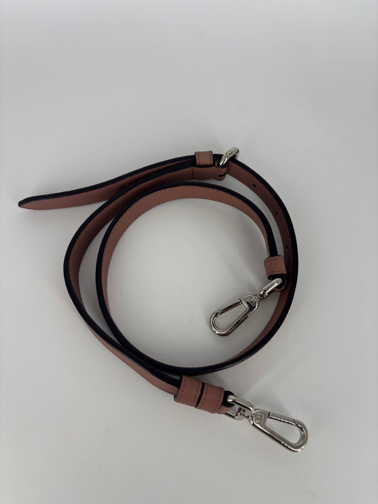 Bandoulière Dior cuir grainé vieux rose embout argenté réglable-1