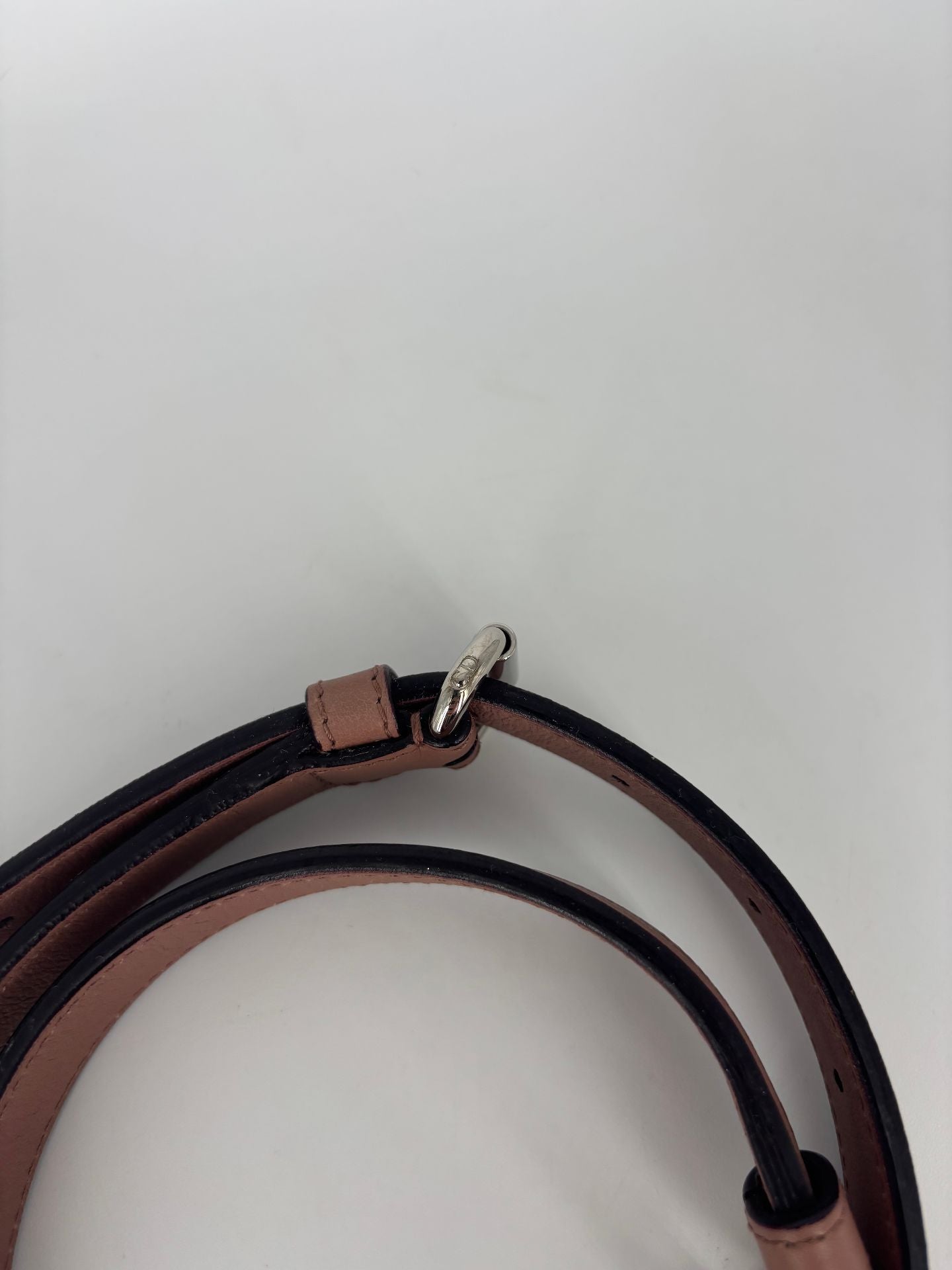 Bandoulière Dior cuir grainé vieux rose embout argenté réglable-6