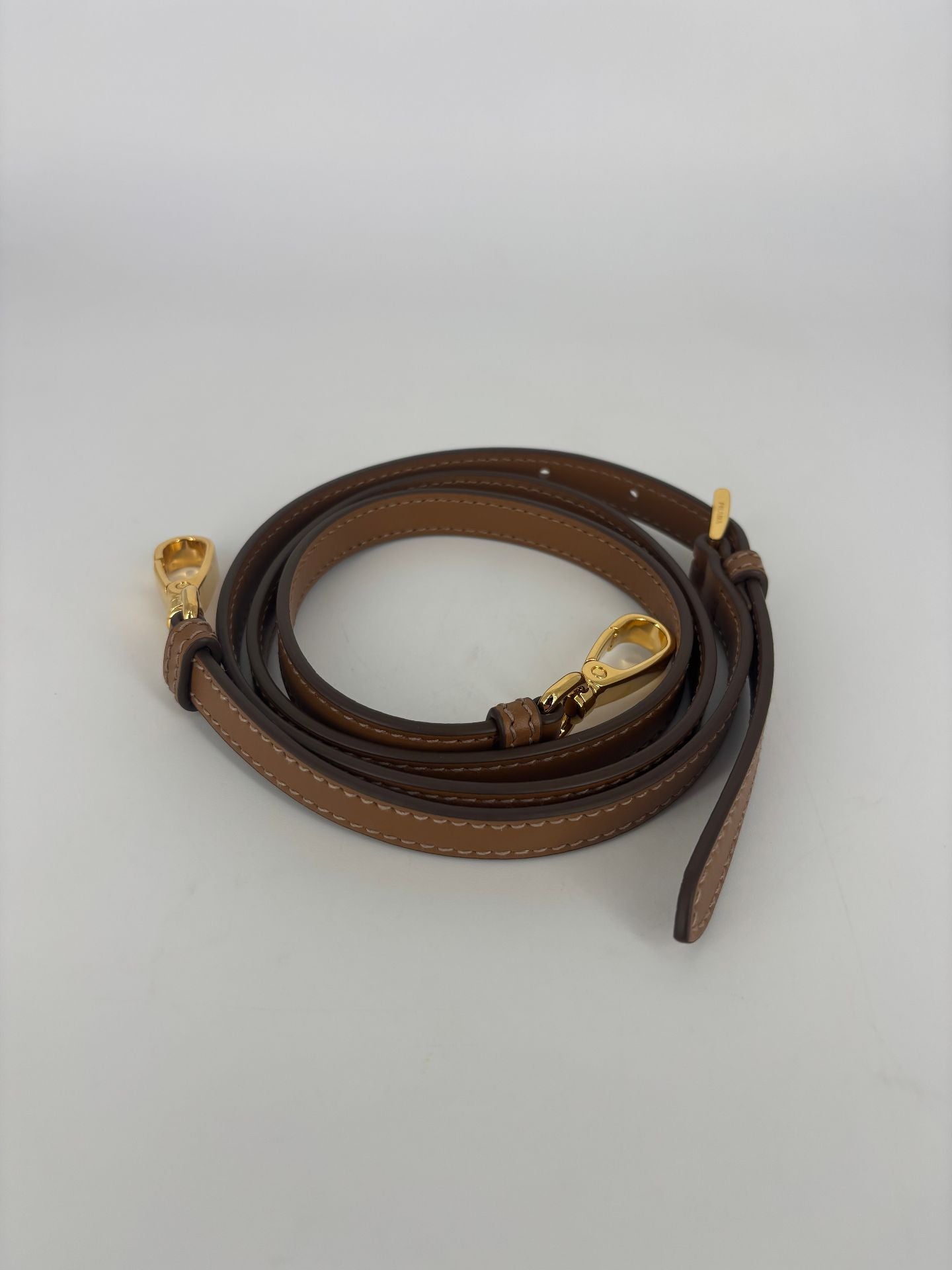 Bandoulière Prada cuir marron crochets dorés – 115 cm – étui d'origine-3