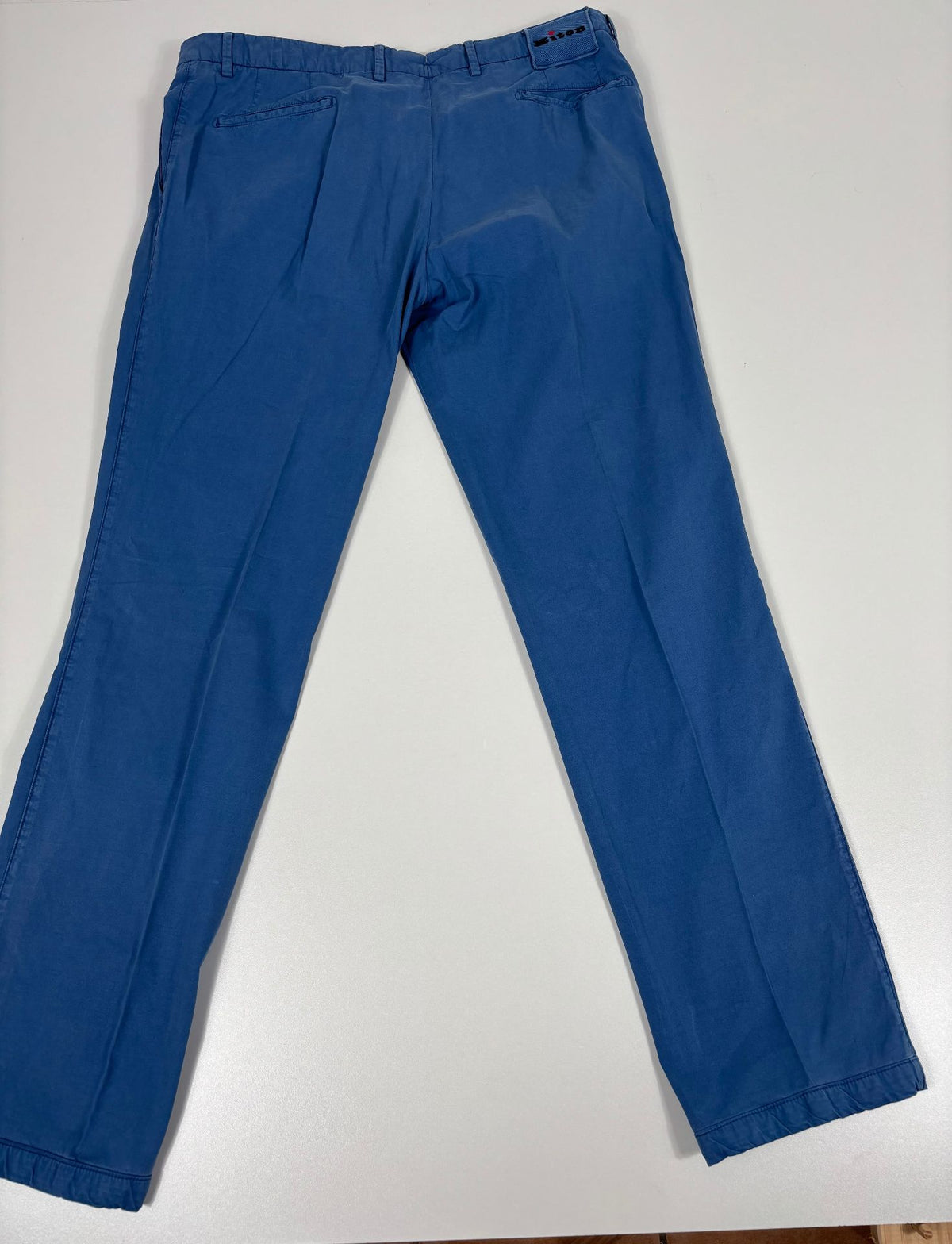 Pantalon chino Kiton bleu en coton et soie stretch – Taille FR 48-9
