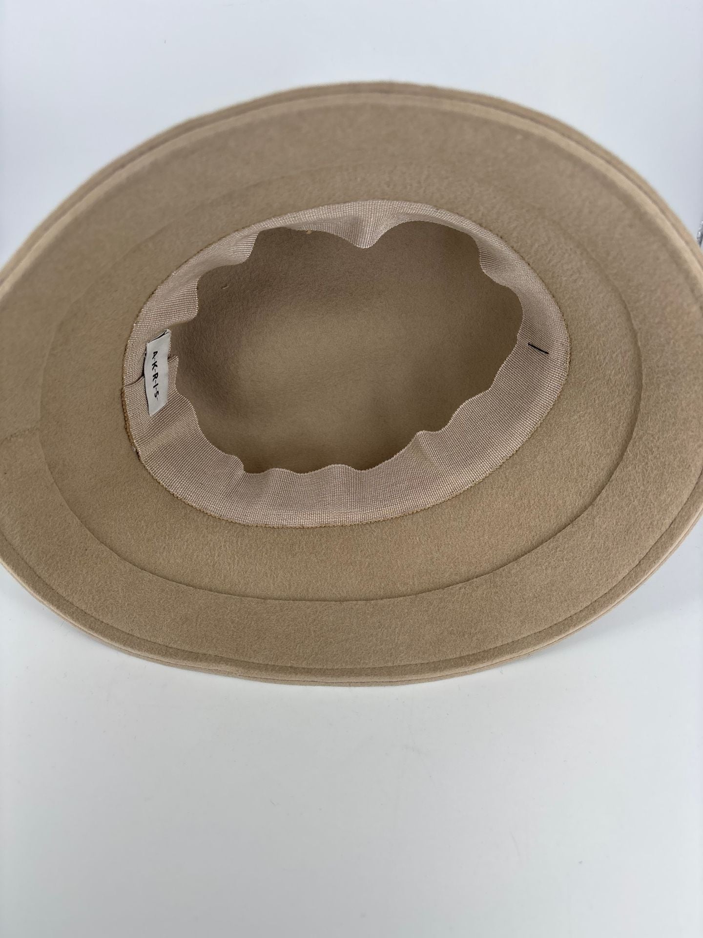 Chapeau bucket Akris feutre de laine beige bord large-6