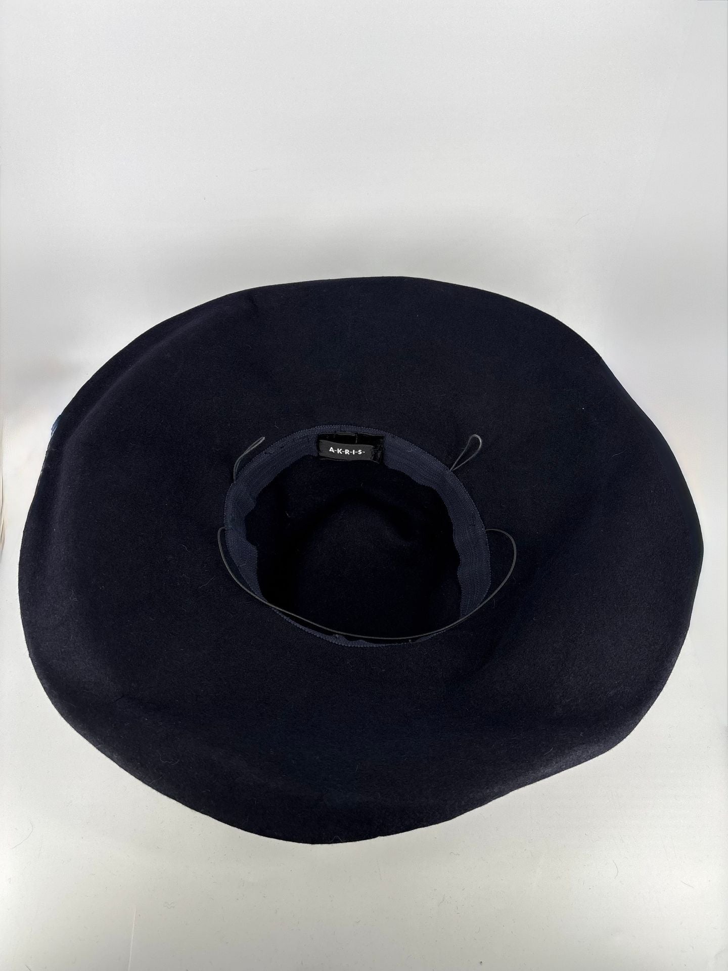 Chapeau en feutre marine Akris-5