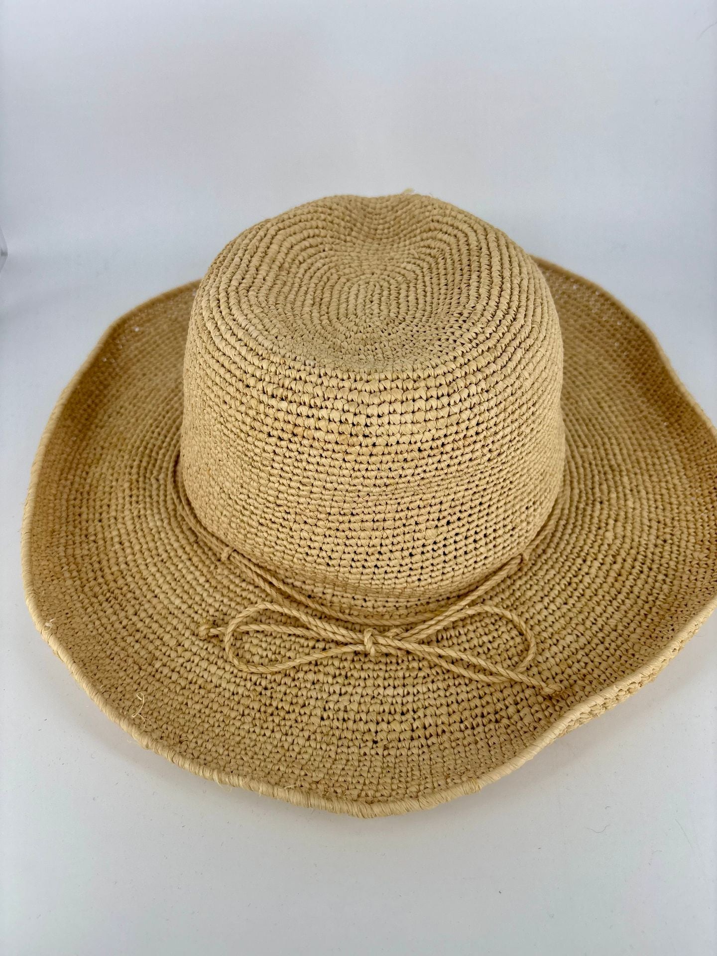 Chapeau Helen Kaminski Belen raffia tressé main naturel – bord large 9 cm-3