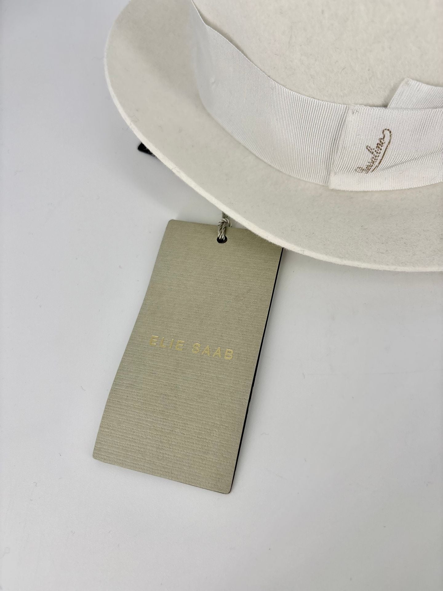 Chapeau Borsalino x Elie Saab modèle Nila feutre de poil blanc neuf – Collection capsule-3