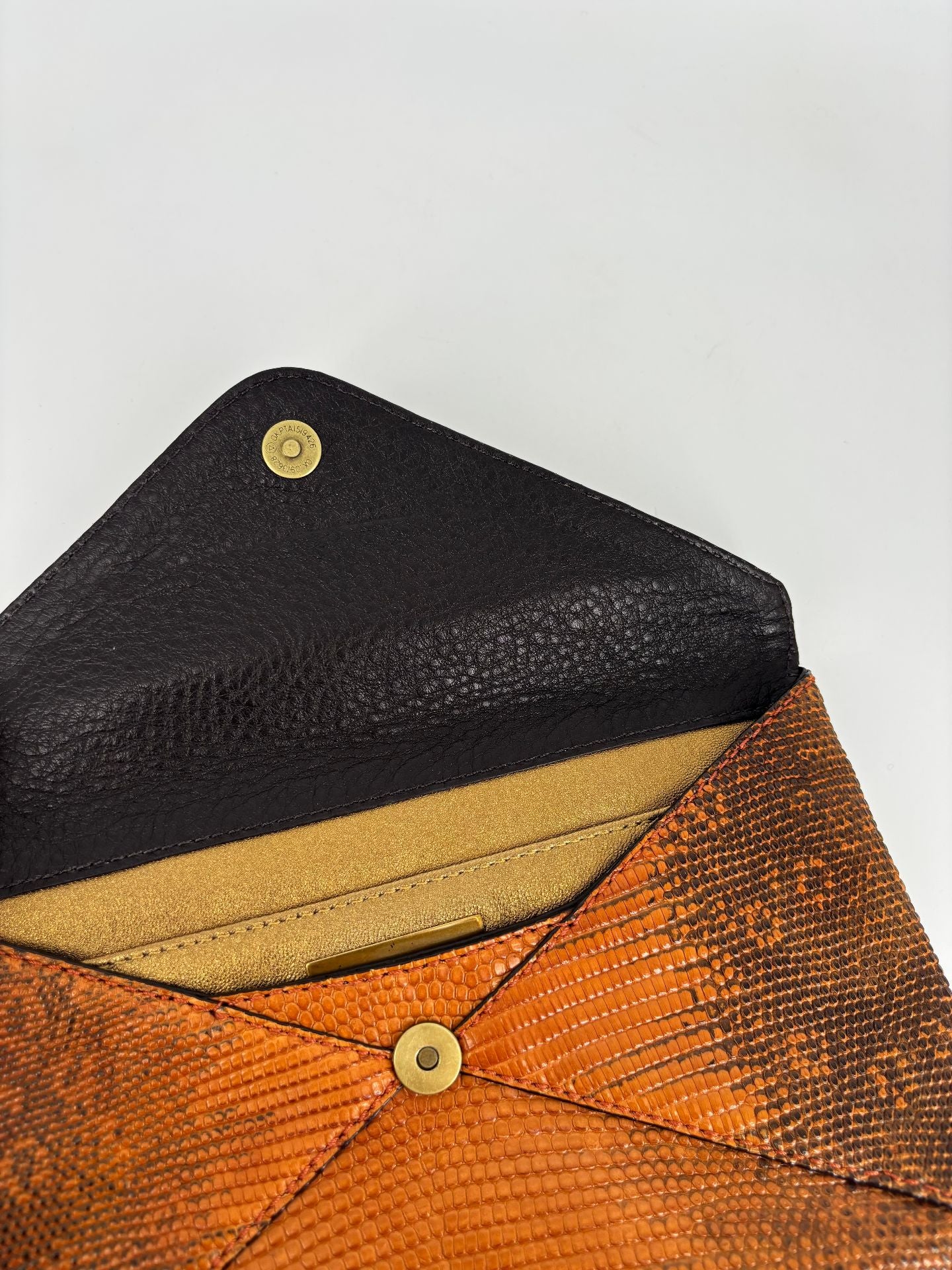Pochette Michael Kors envelope cuir lézard véritable camel – 24 × 14 cm-5