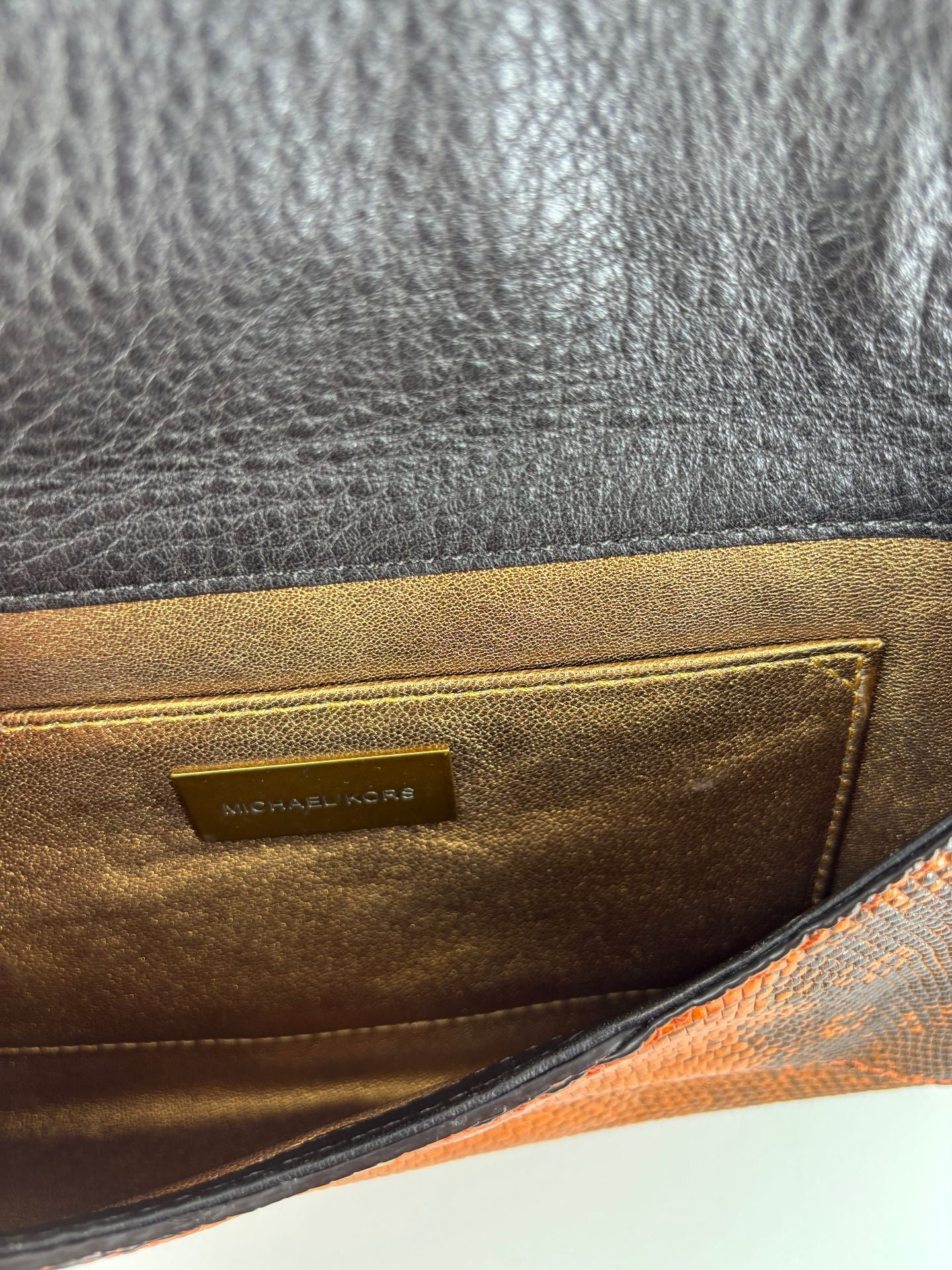 Pochette Michael Kors envelope cuir lézard véritable camel – 24 × 14 cm-6