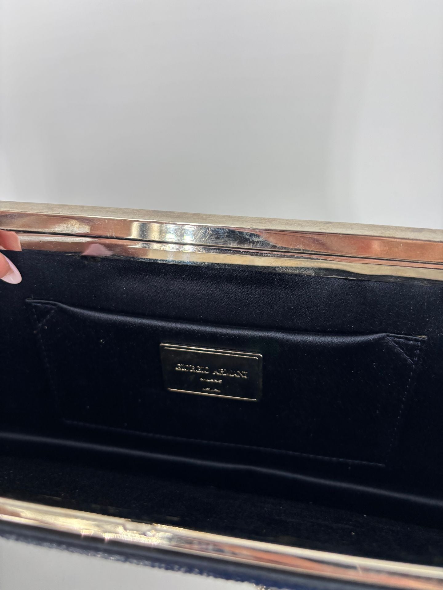 Pochette Giorgio Armani galuchat véritable noir motif naturel – 31 × 14 cm-4