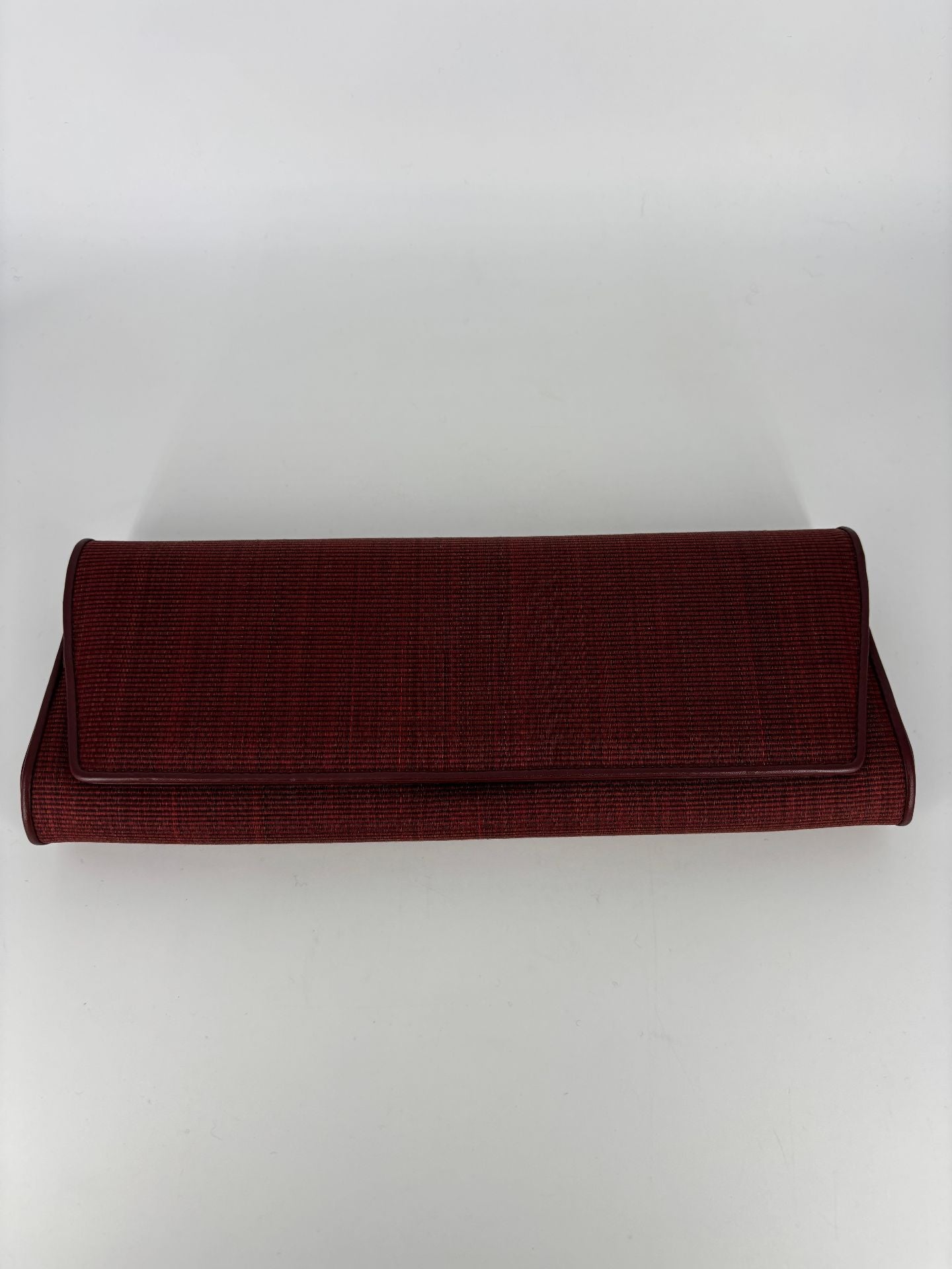 Pochette Akris tissu bordeaux texturé stries intégral bords cuir ton sur ton-2