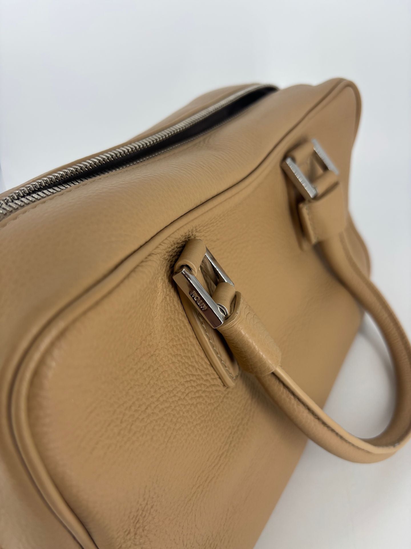 Sac Kiton cuir grainé beige sable format bowling double poignée – 29 × 16 cm-8