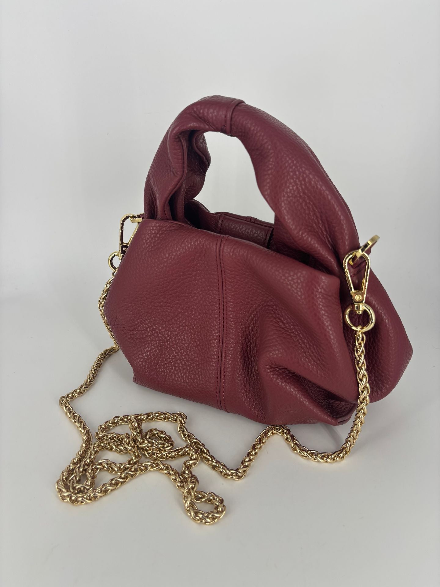 Sac Notari cuir grainé bordeaux rabat bouton pression doré doublure rouge – 23 × 21 cm-1