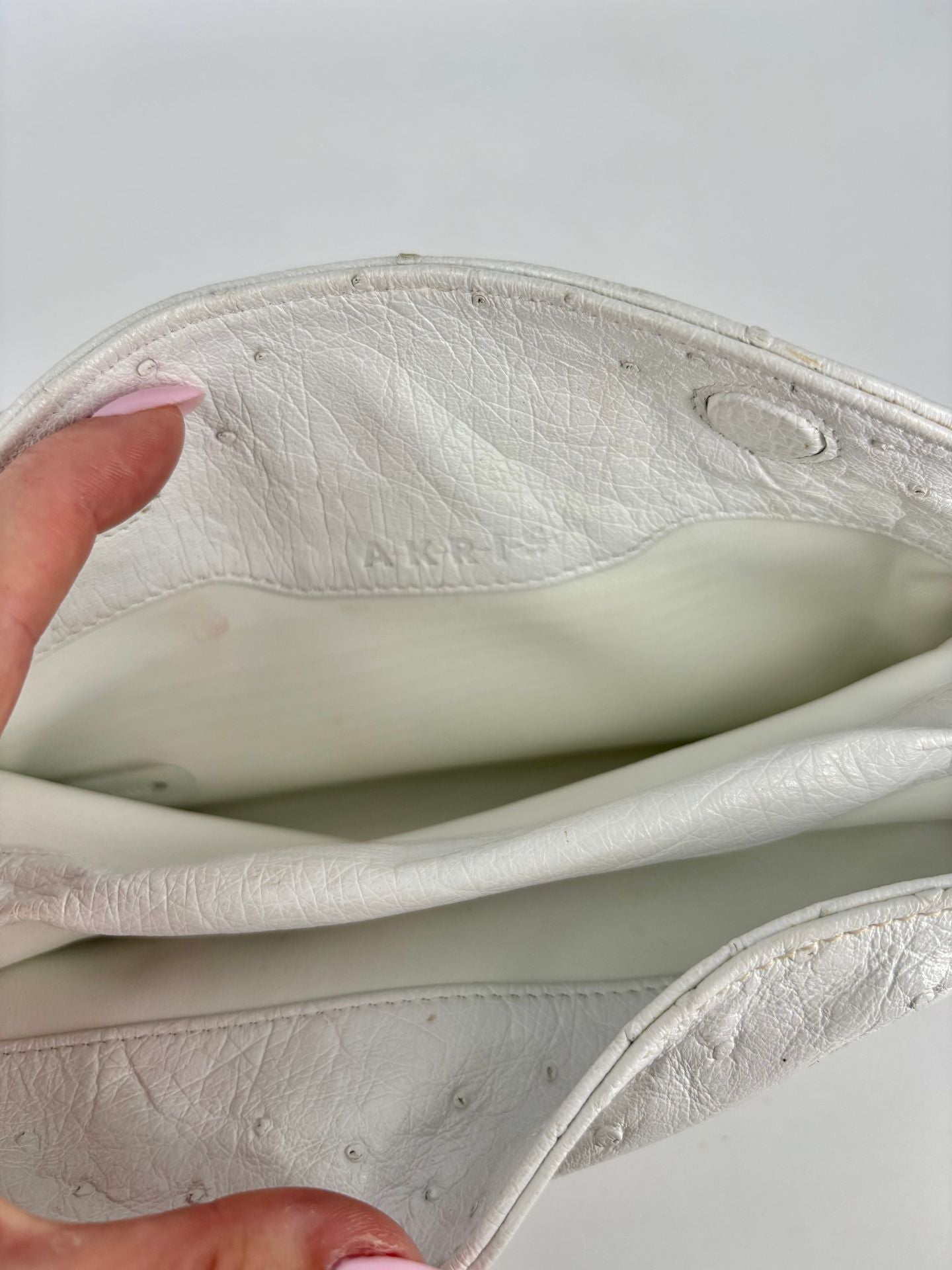 Pochette Akris cuir d'autruche véritable blanc rabat – 20x10 cm-7