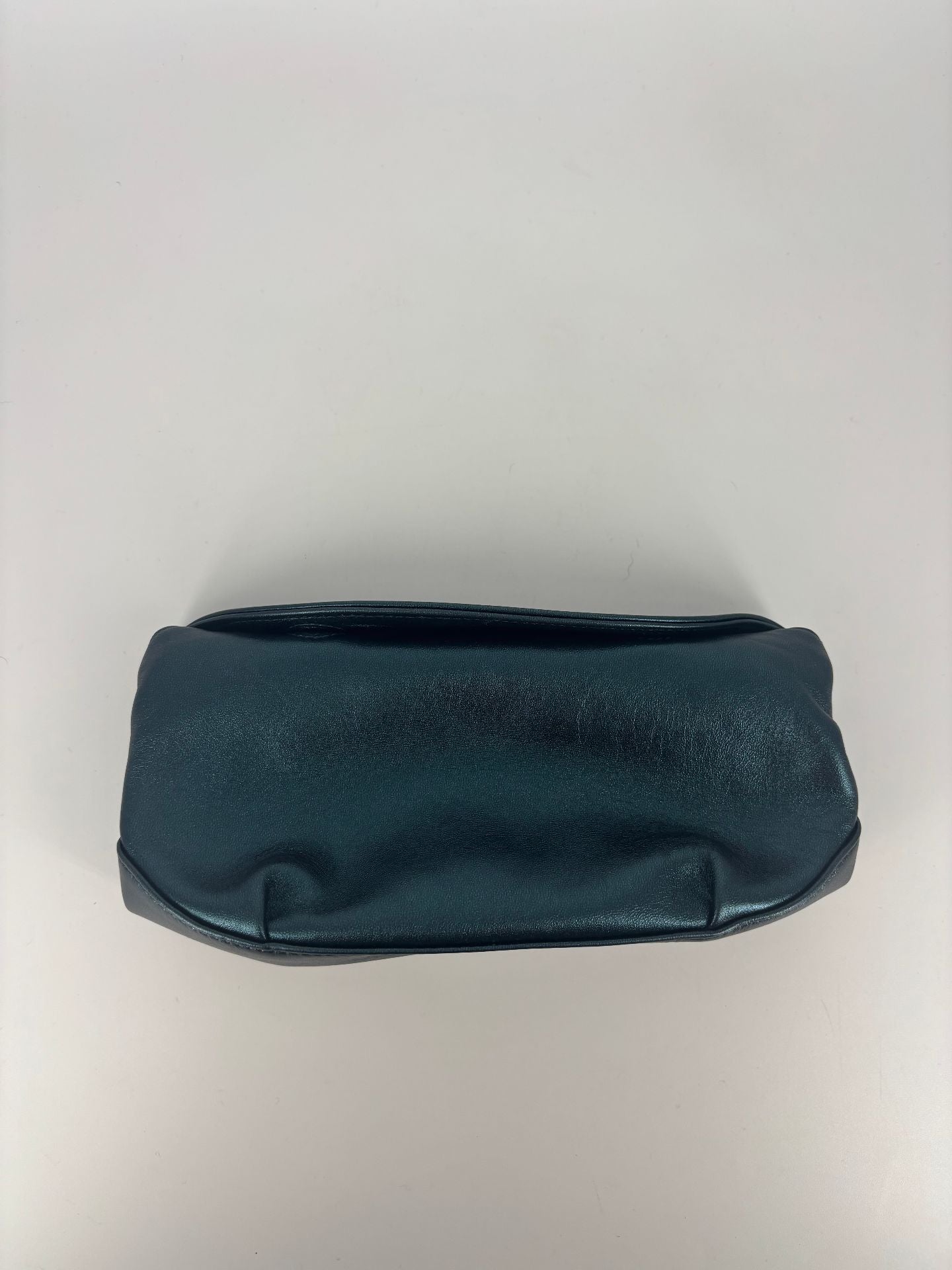 Pochette Akris cuir grainé bleu-vert canard rabat – 20x10 cm-2