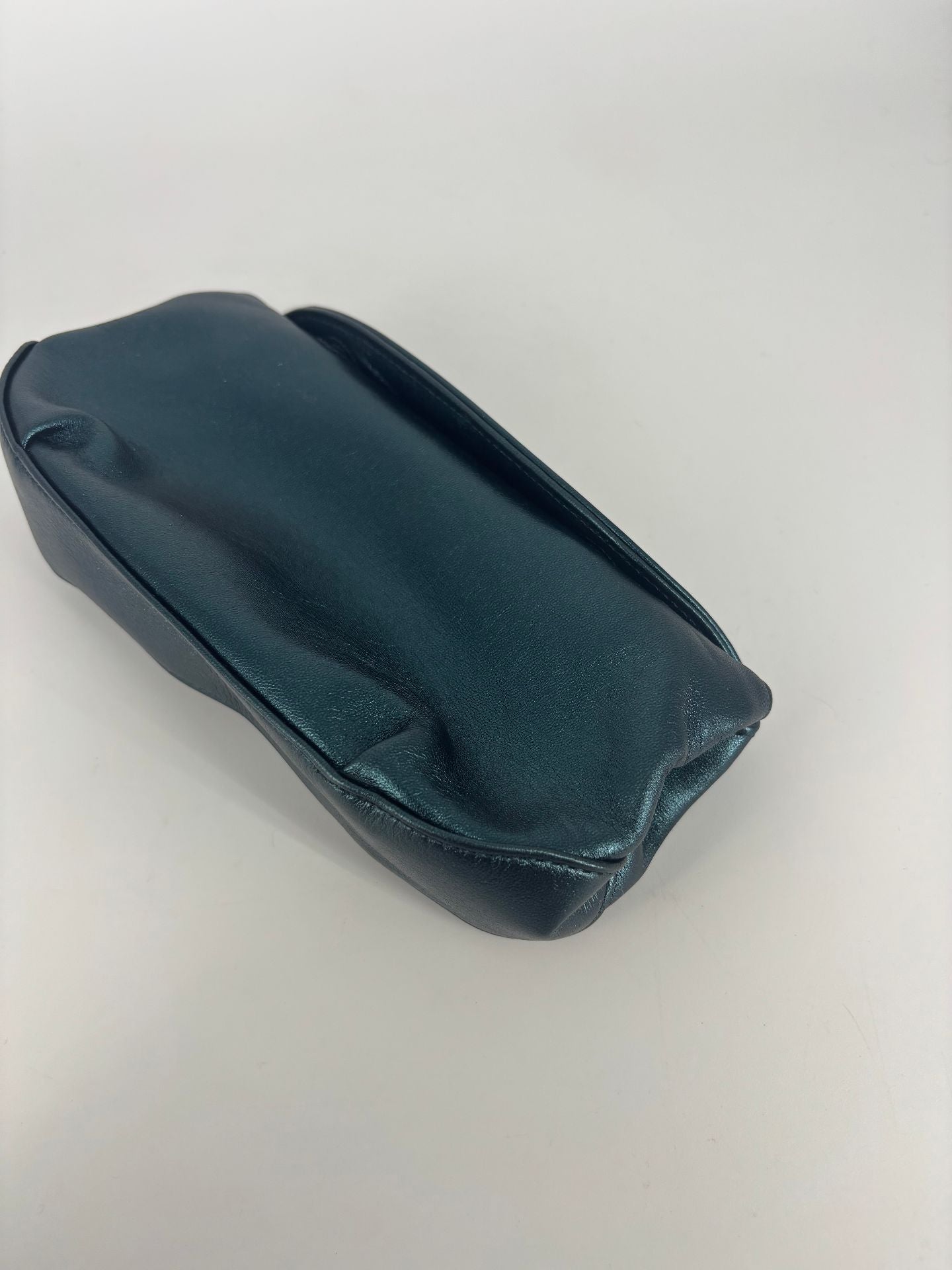 Pochette Akris cuir grainé bleu-vert canard rabat – 20x10 cm-4