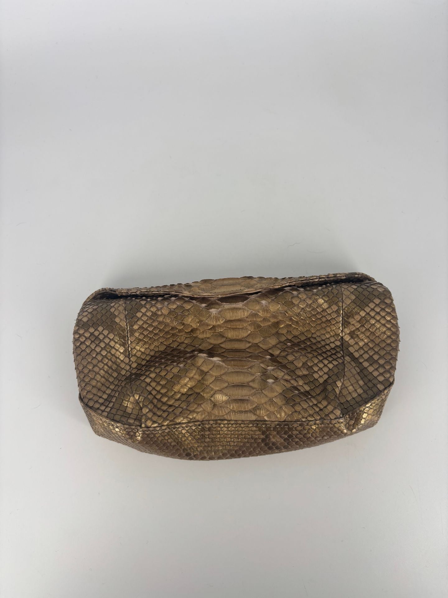 Pochette Akris cuir de python doré bronze – 20x10 cm-2