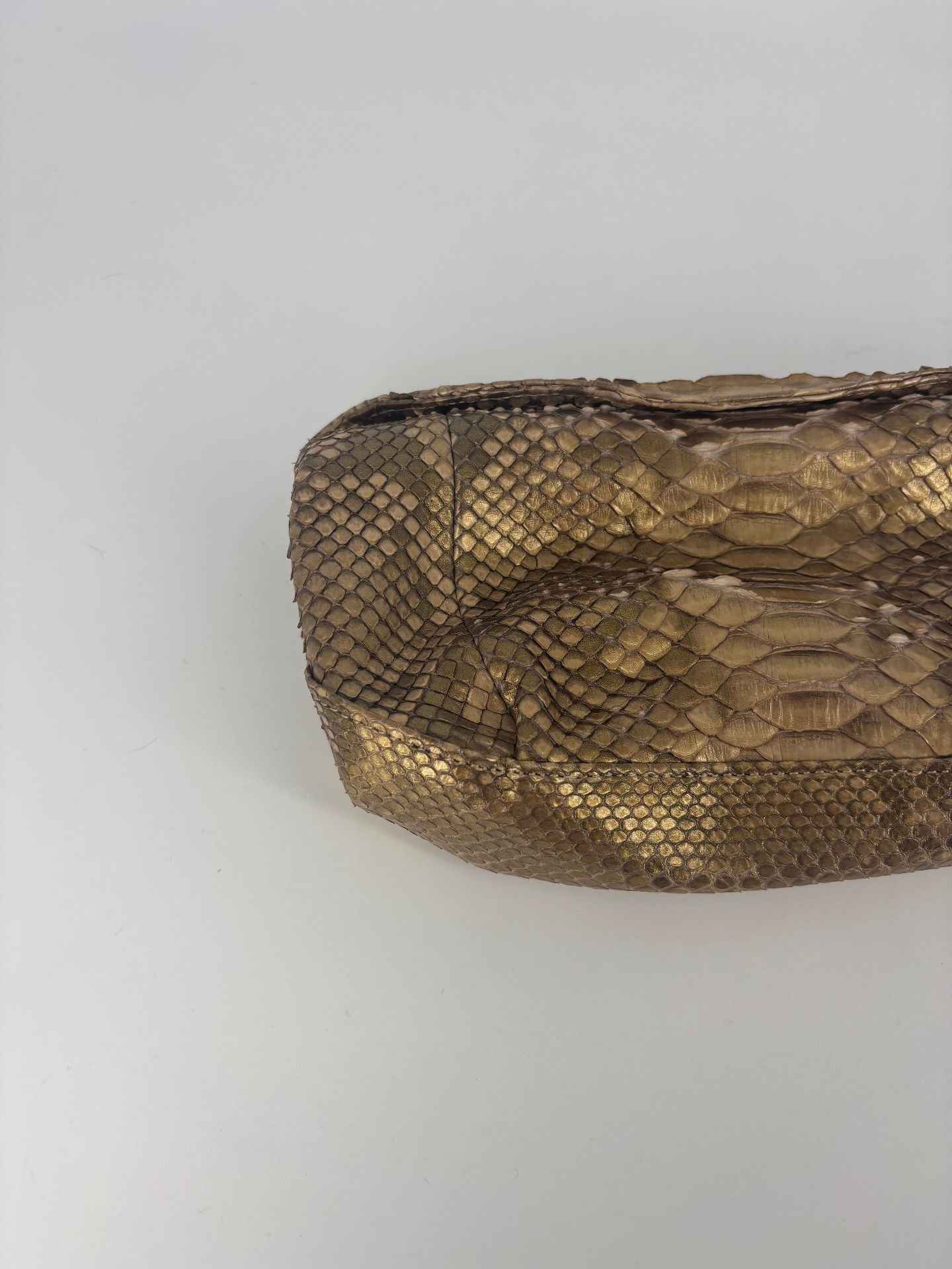 Pochette Akris cuir de python doré bronze – 20x10 cm-3