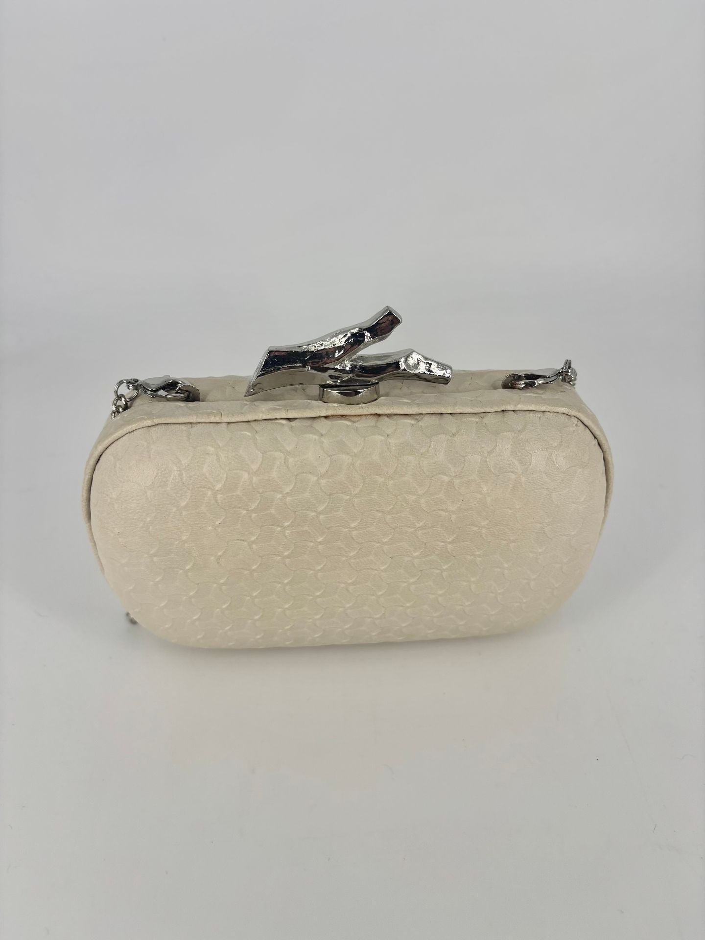 Pochette Diane von Furstenberg cuir écailles beige fermoir argenté chaîne – 15 × 9 cm-5