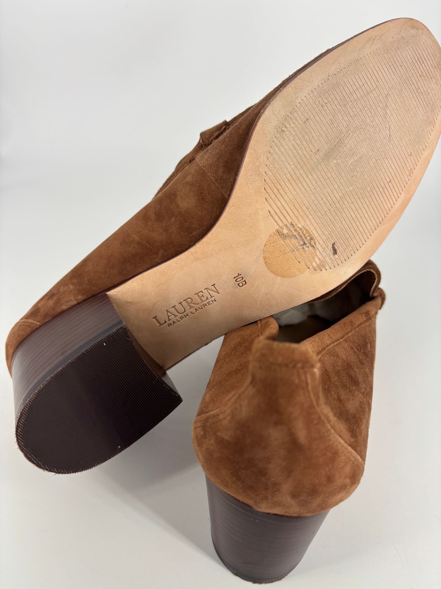 Mocassins Lauren Ralph Lauren daim camel chaîne argentée – Taille 42-9
