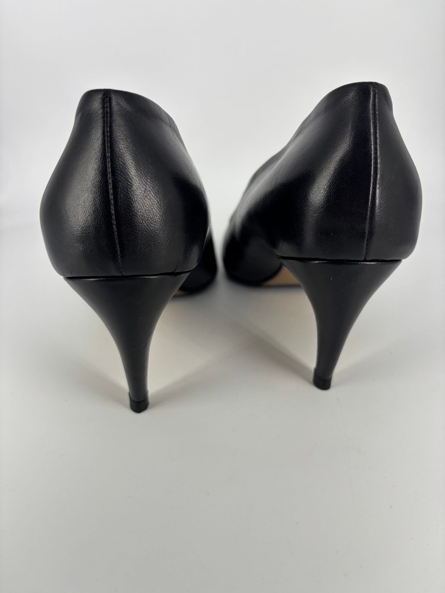Escarpins Steiger cuir véritable noir bout pointu talon fin doublure cuir doré – T.41-5