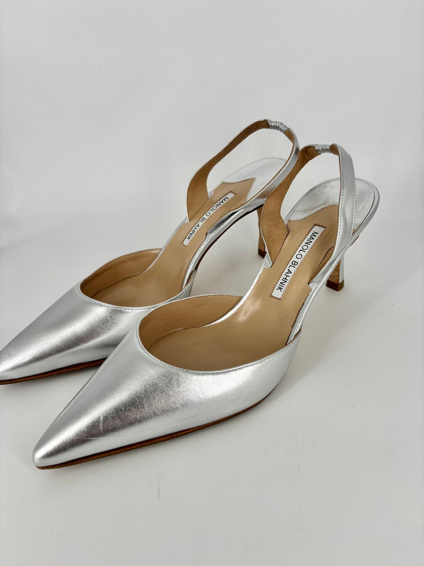 Escarpins Manolo Blahnik nappa agneau argenté bride arrière stiletto 70mm – T.42-2