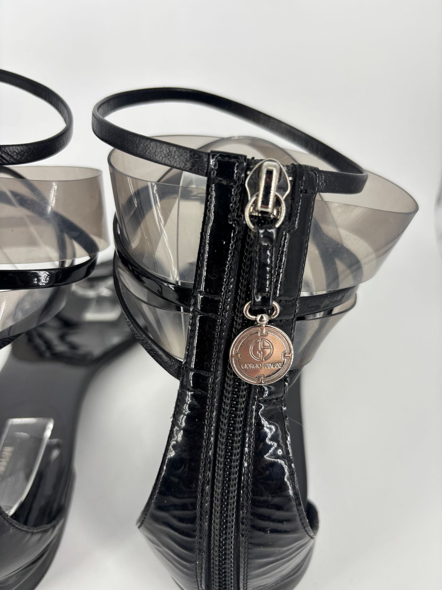 Sandales Giorgio Armani cuir verni noir et PVC transparent – Taille 41-5