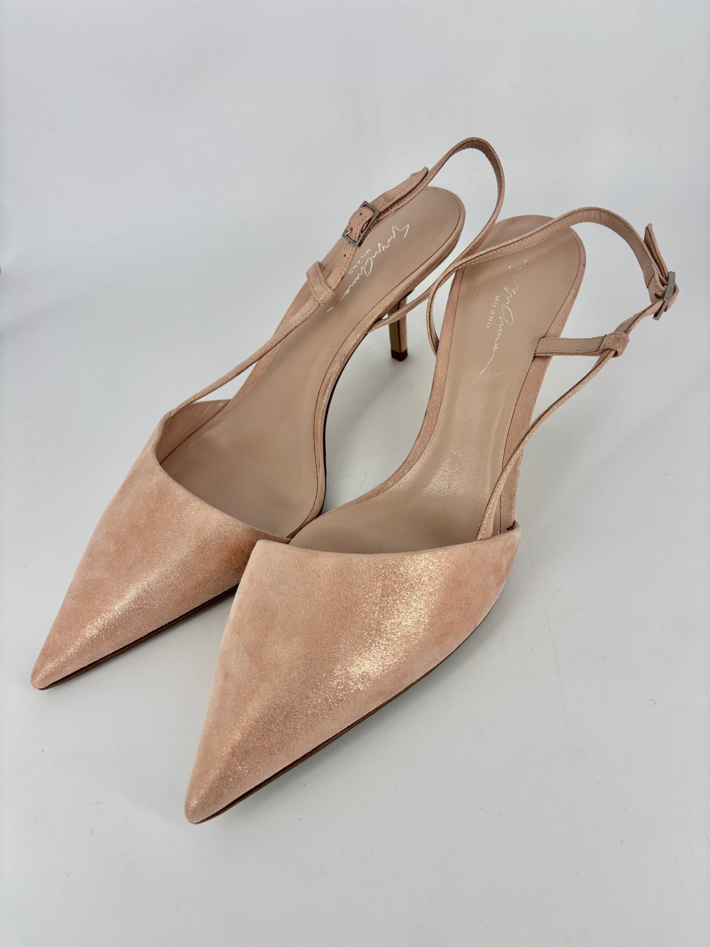 Escarpins Giorgio Armani daim rose poudré métallisé bride arrière talon fin – T.42-2